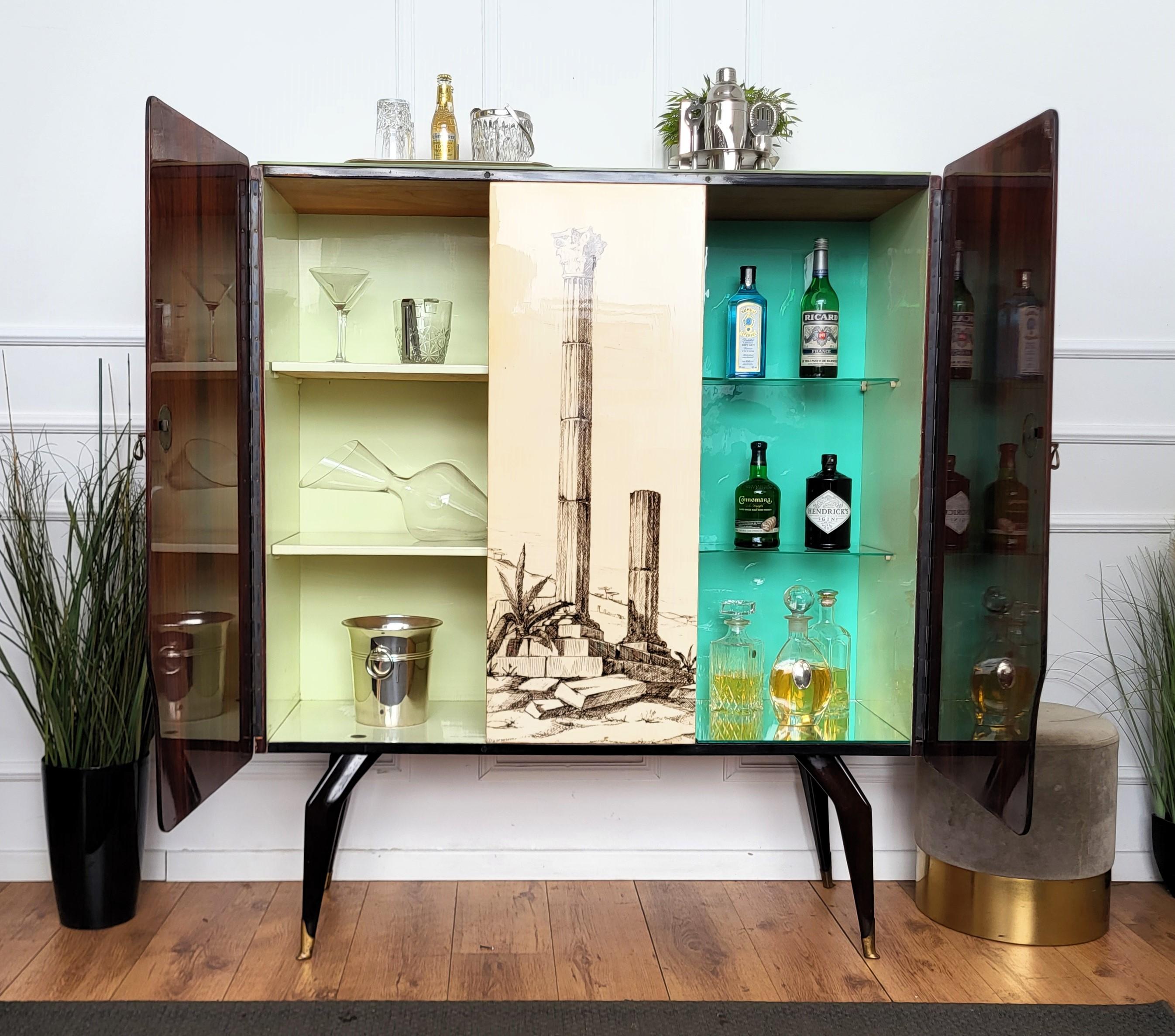 Art déco 1960s Art Deco Midcentury Italian Tall Wood Decorated Brass Dry Bar Cabinet en vente
