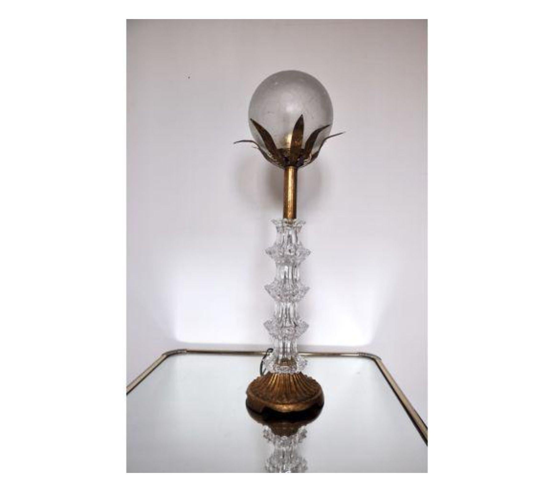 Great floral / Art Deco lamp made out of Murano crystal glass. Stunning lamp design and hand crafted in Italy circa 1960. A unique piece of design that will be great highlight to your interior project. Object in great conditions. Electricity