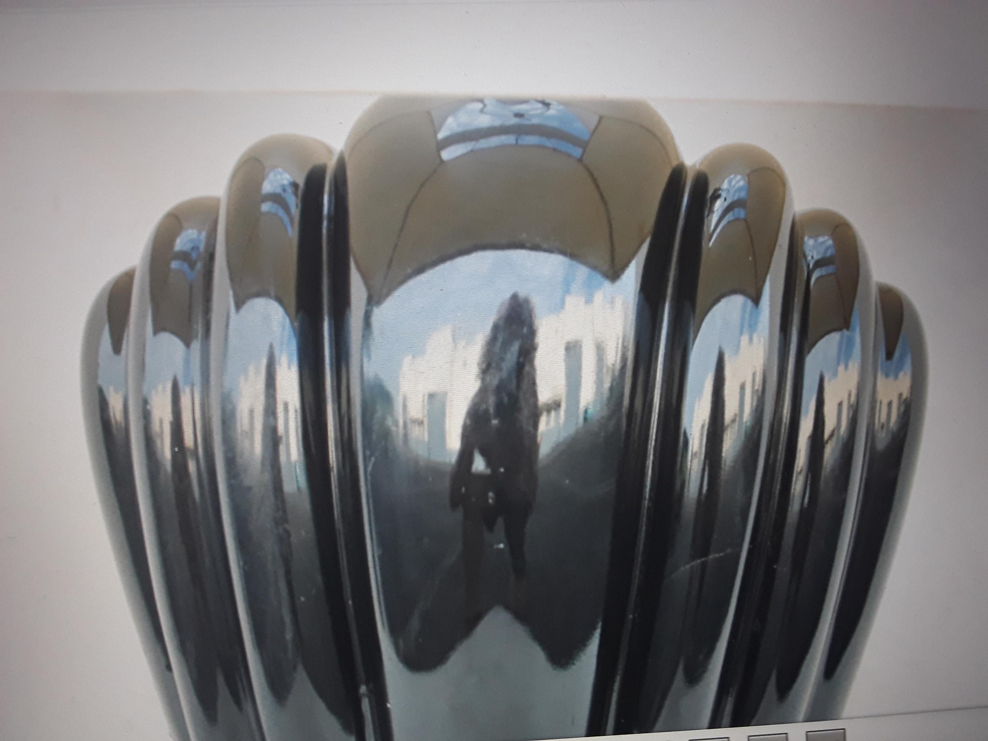 1960's Art Deco Style Glazed Black Ceramic Table Lamp on Lucite Base For Sale 3