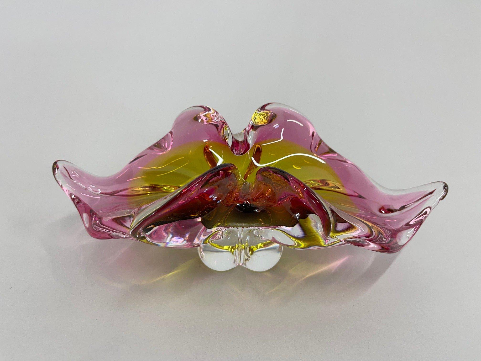 1960's Art Glass Bowl by Designer Josef Hospodka, Czechoslovakia For Sale 3