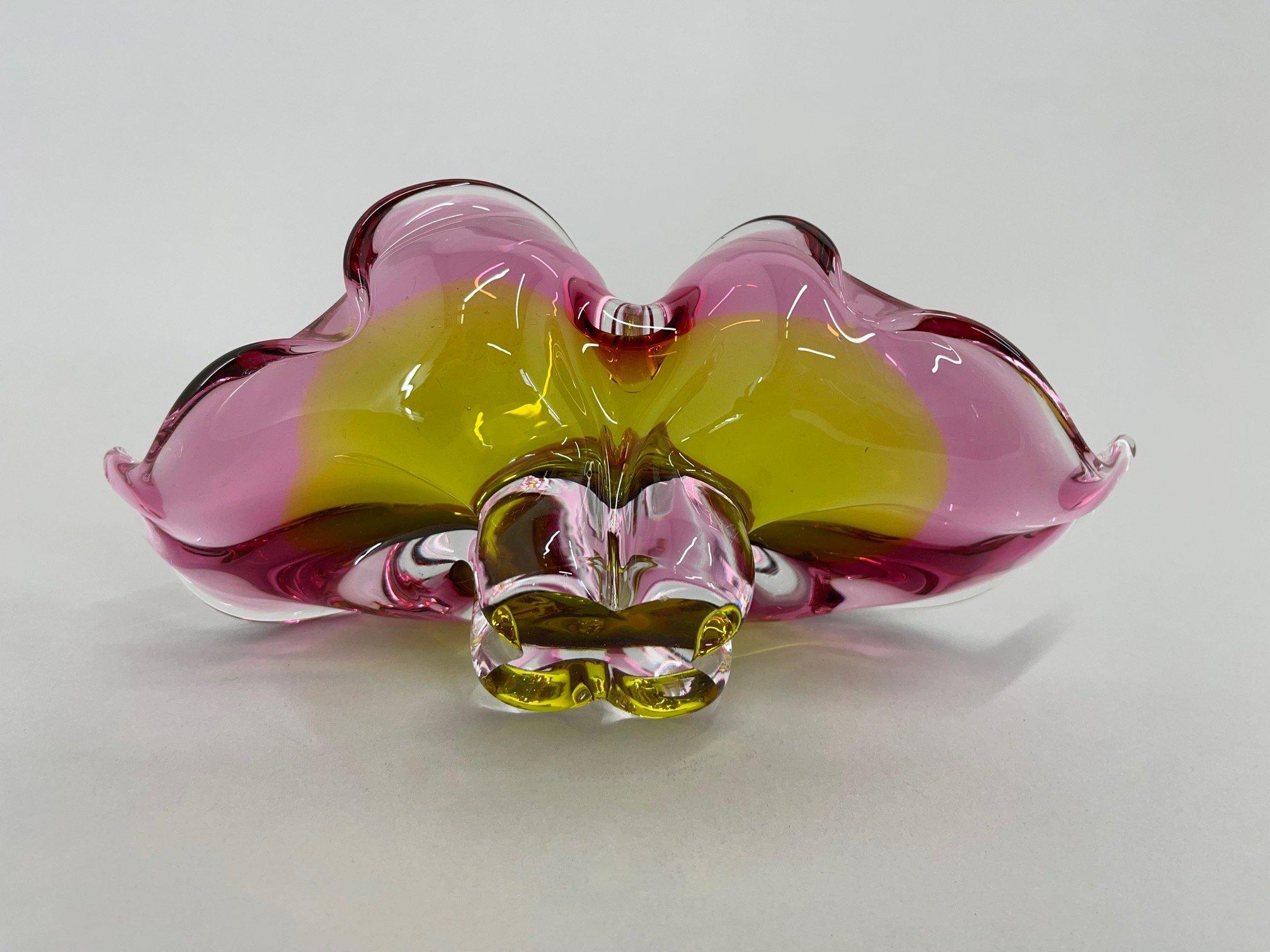 1960's Art Glass Bowl by Designer Josef Hospodka, Czechoslovakia For Sale 4