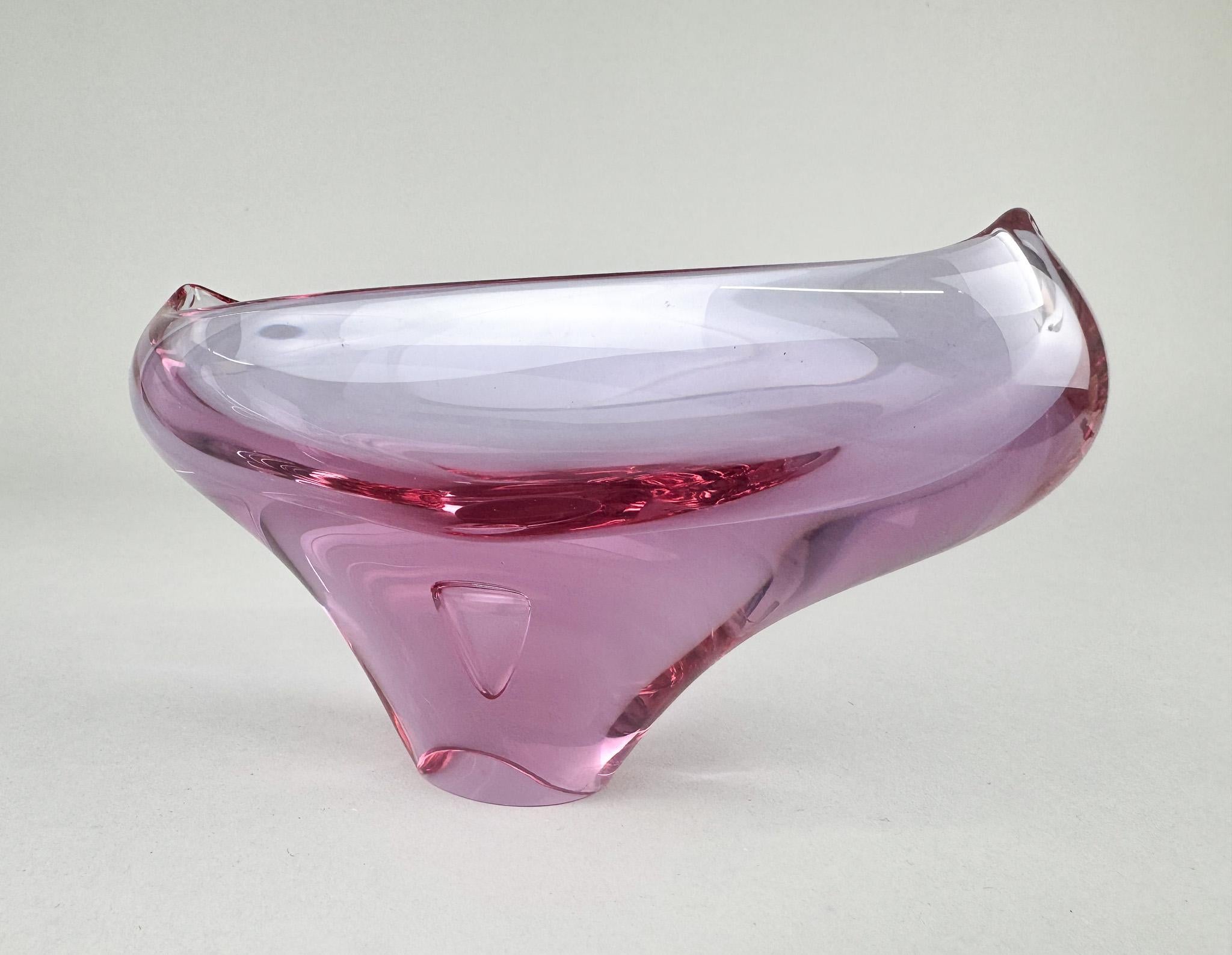 Bol en verre d'art des années 1960 du designer de verre Miloslav Klinger, Tchécoslovaquie en vente 3