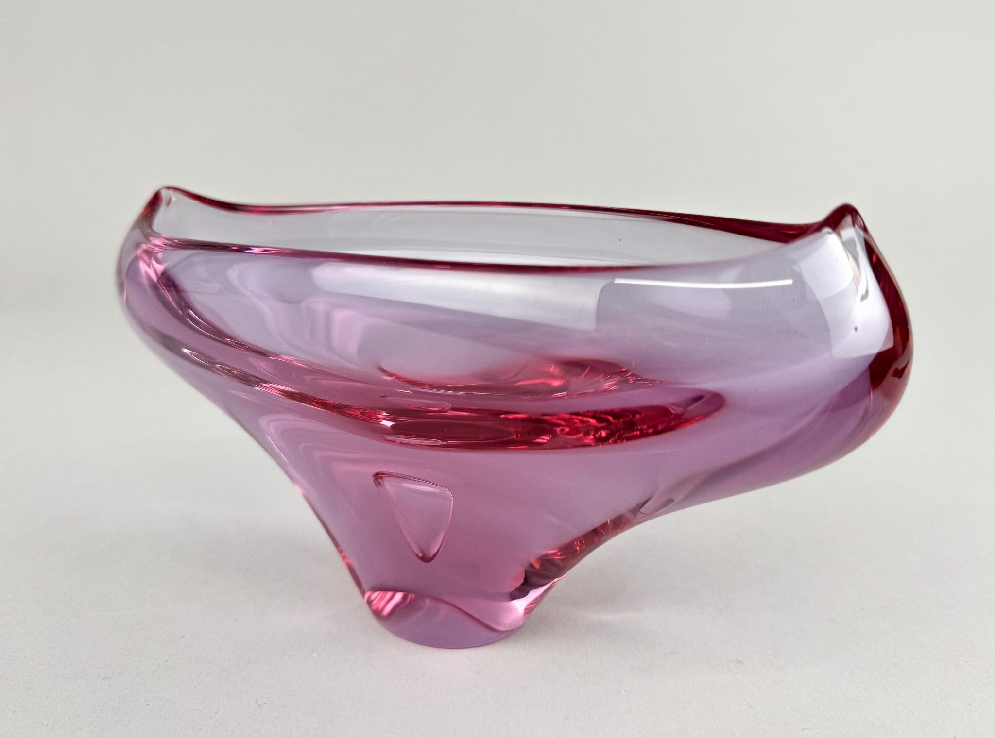 Tchèque Bol en verre d'art des années 1960 du designer de verre Miloslav Klinger, Tchécoslovaquie en vente