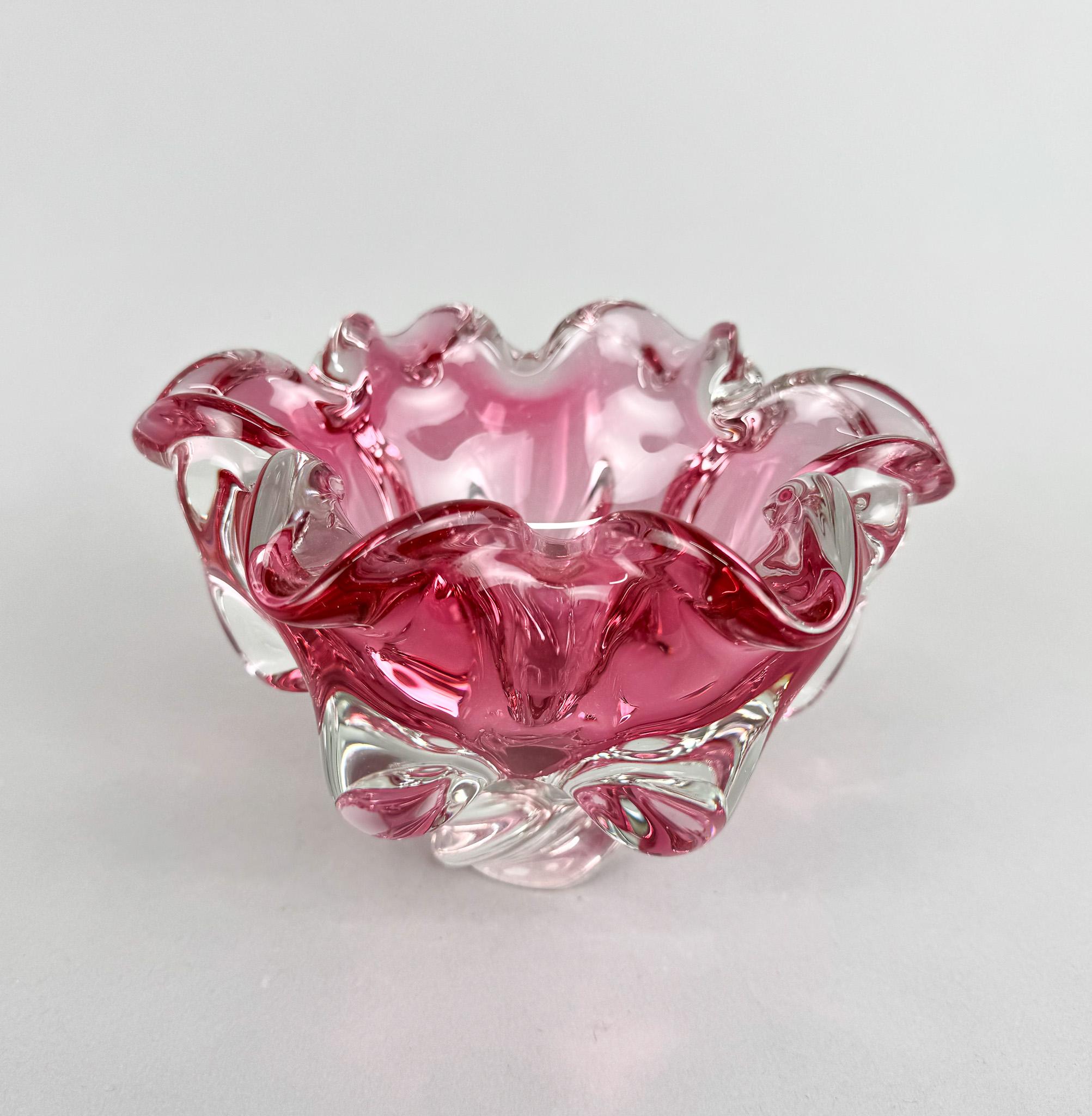 Vetro artistico Ciotola in vetro artistico del 1960 di Josef Hospodka per Chribska Glassworks, Cecoslovacchia in vendita