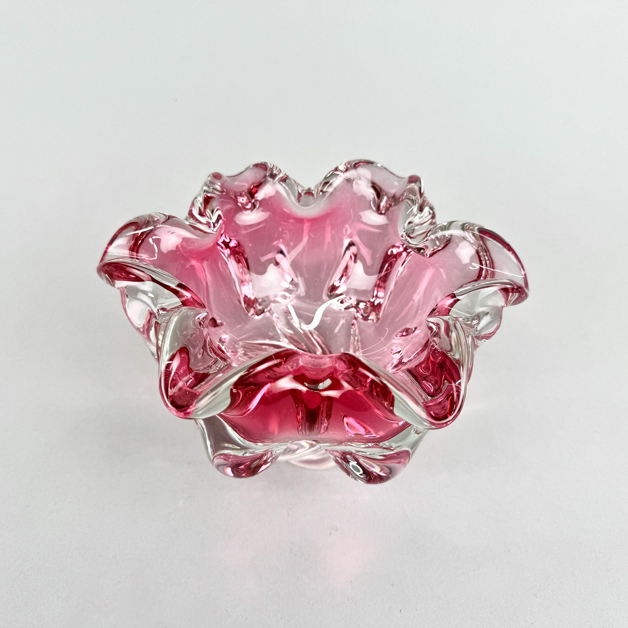 Ciotola in vetro artistico del 1960 di Josef Hospodka per Chribska Glassworks, Cecoslovacchia in vendita 1