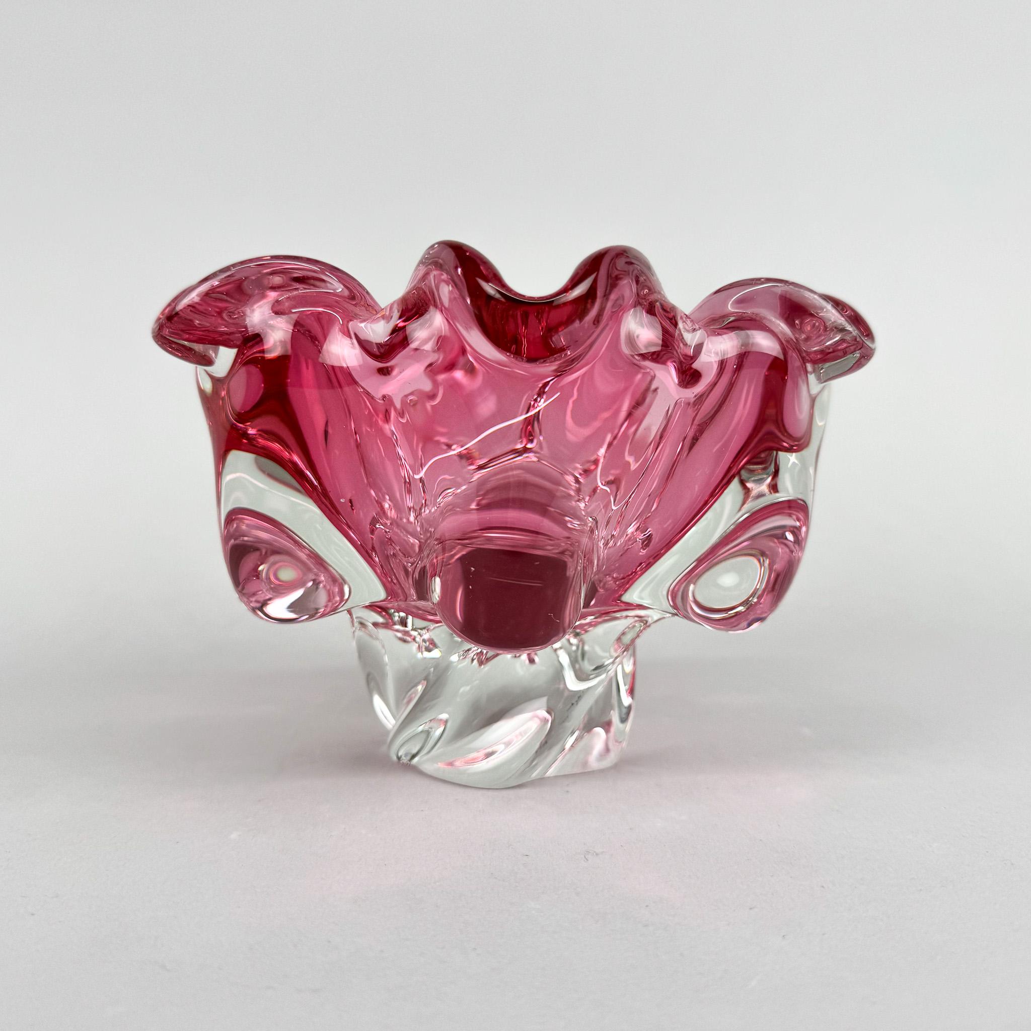Ciotola in vetro artistico del 1960 di Josef Hospodka per Chribska Glassworks, Cecoslovacchia in vendita 2