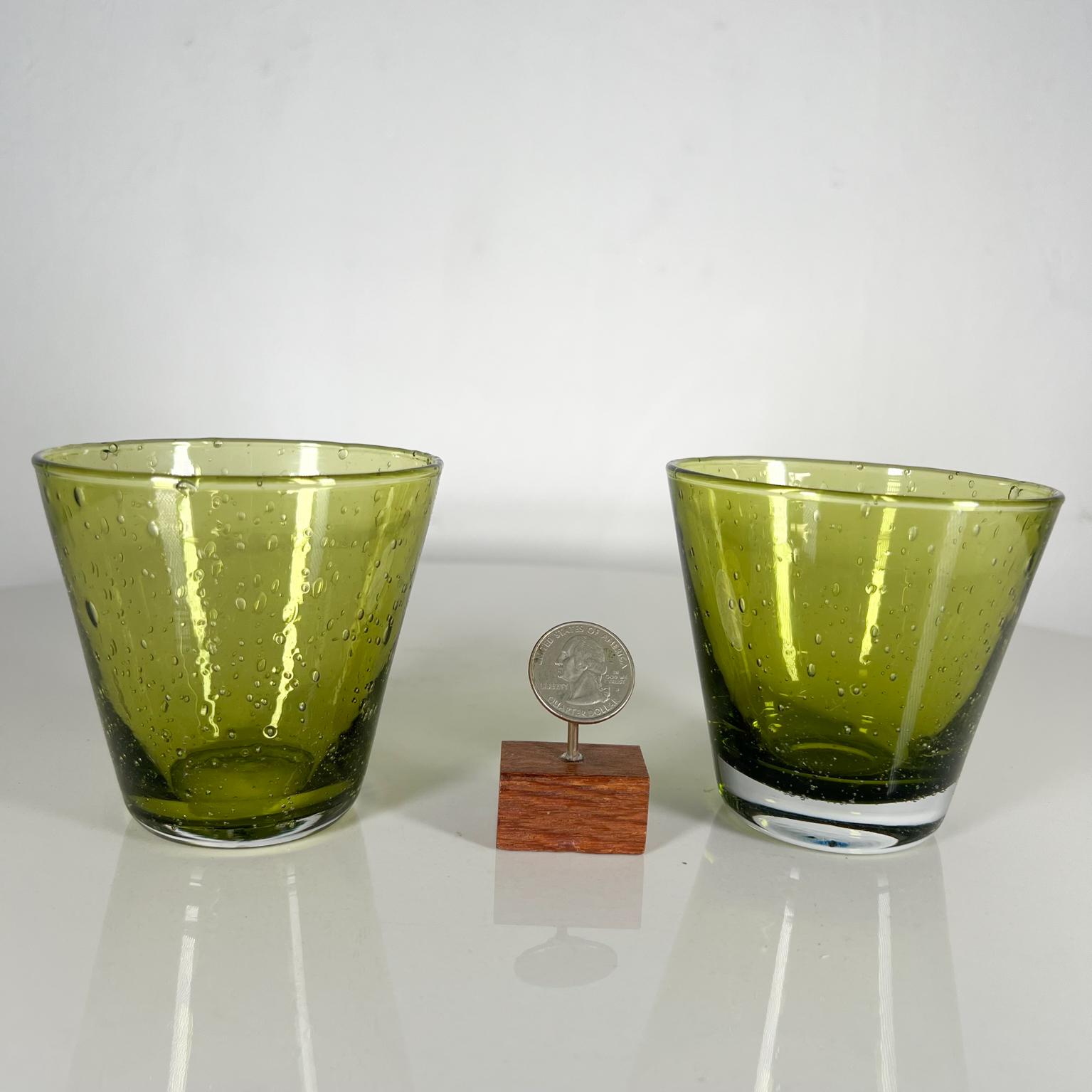 1960s Art Glass Two Green High Ball Glasses Cocktail Drinkware Style Murano For Sale 5