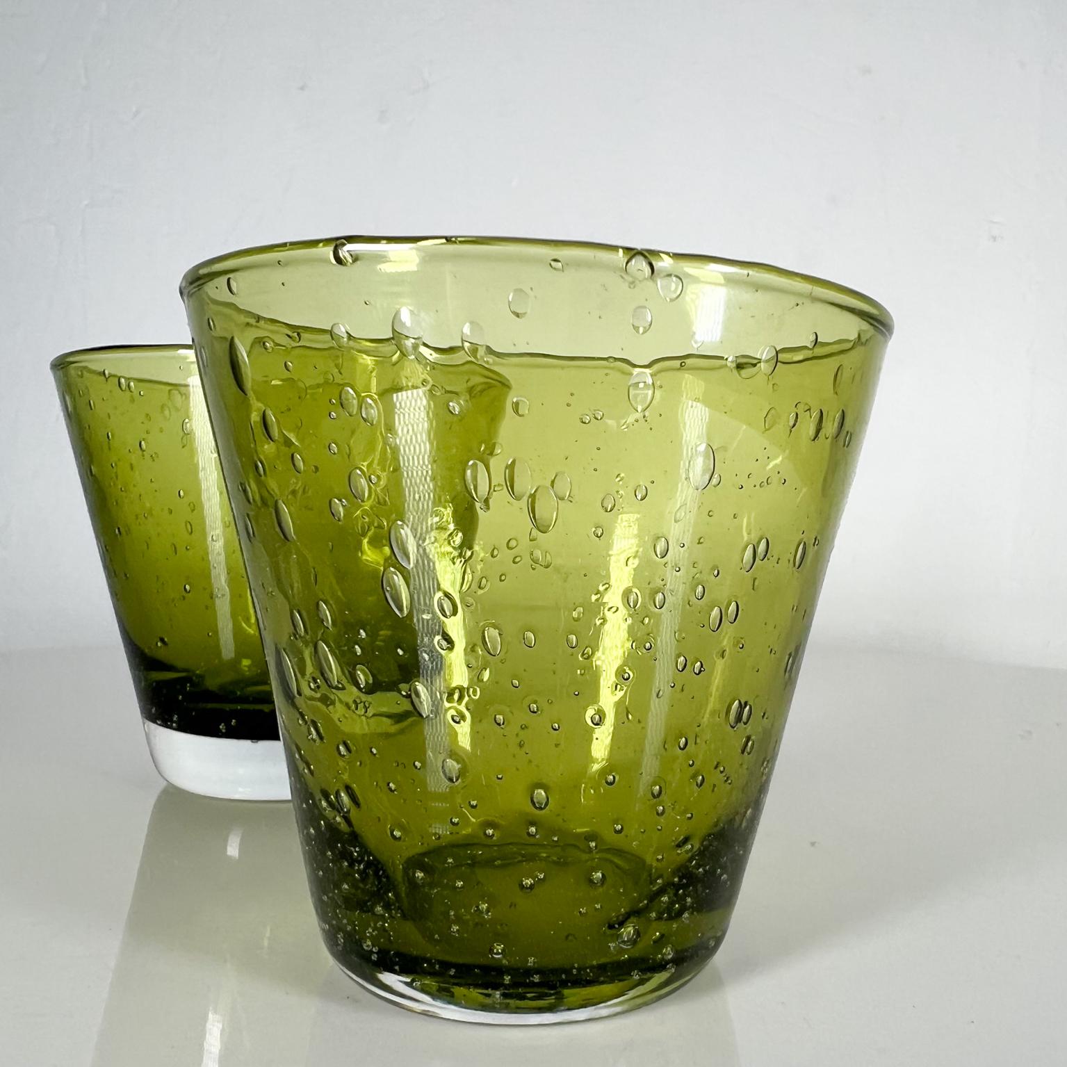 1960s Art Glass Two Green High Ball Glasses Cocktail Drinkware Style Murano In Good Condition For Sale In Chula Vista, CA