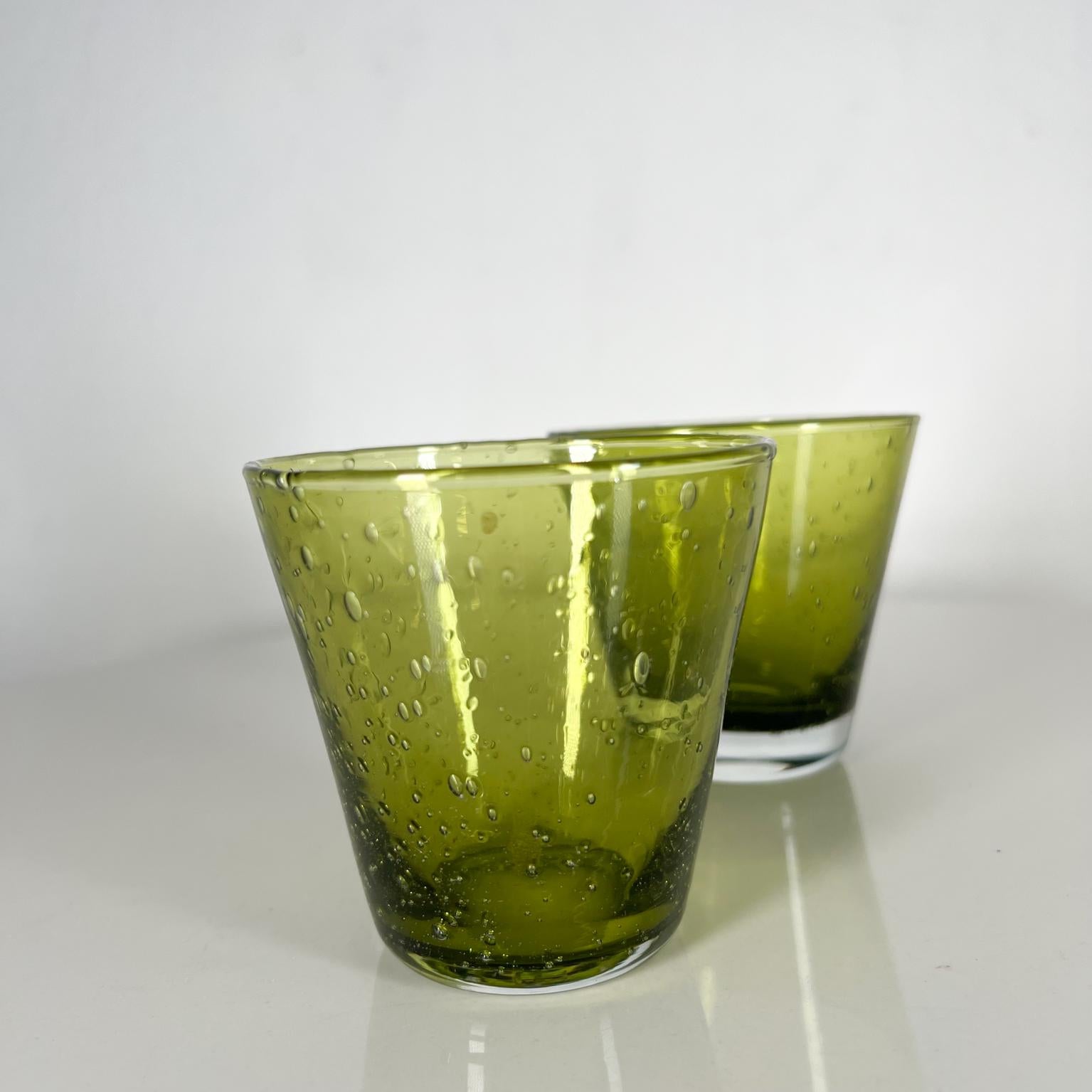 1960s Art Glass Two Green High Ball Glasses Cocktail Drinkware Style Murano For Sale 2