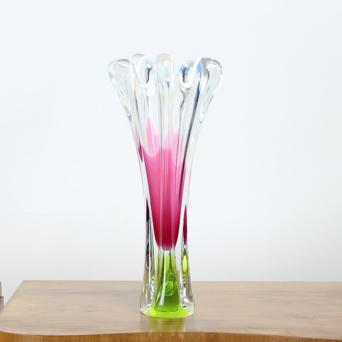 Verre d'art Vase d'art des années 1960 par Josef Hospodka, Chribska Glass en vente