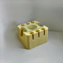 1960s Artemide Bacco Bar Cart Sergio Mazza Design - Off white plastic and glass