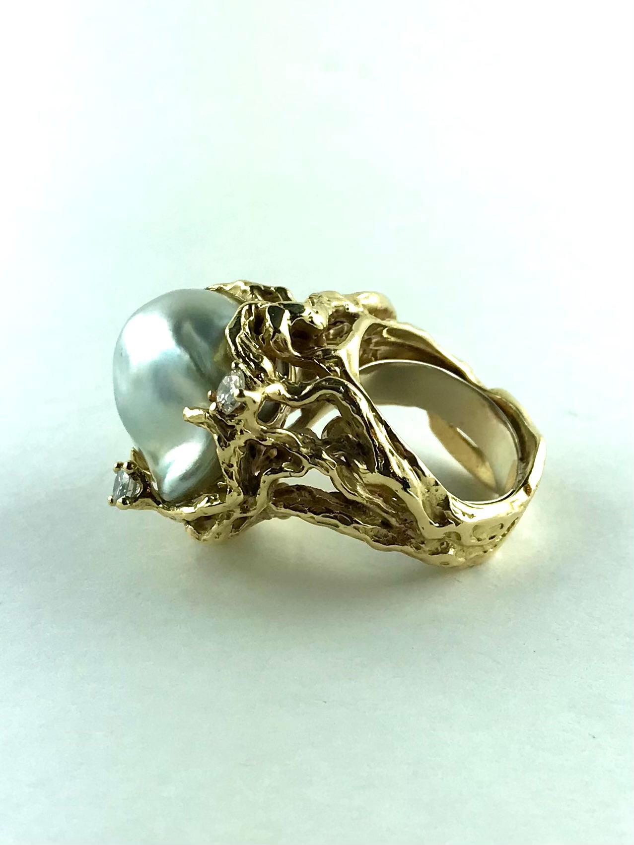 1960s Arthur King South Sea Pearl, Diamond and Gold Cocktail Ring In Good Condition For Sale In Torino, IT