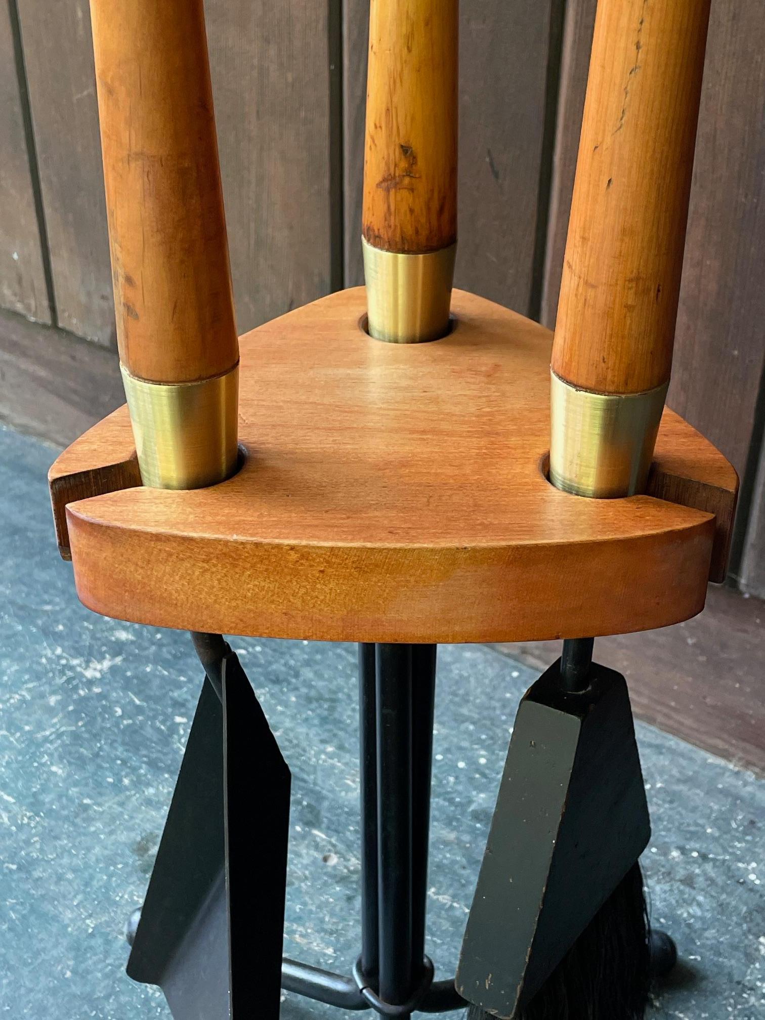 Kaminbesteck aus Ahornholz und schwarzem Eisen, Arthur Umanoff, 1960er Jahre, American Moderne, 1960er Jahre im Angebot 1