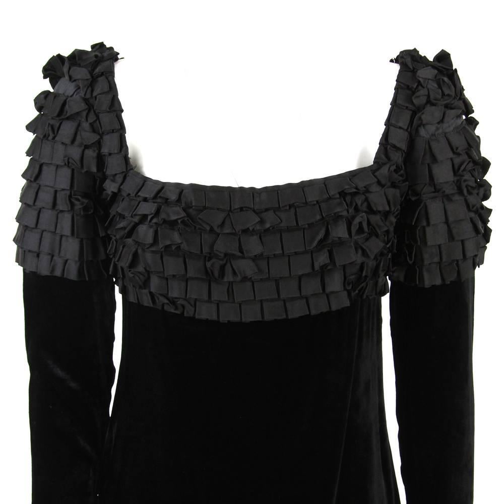1960s Artisanal Black Velvet Maxi Dress In Good Condition For Sale In Lugo (RA), IT