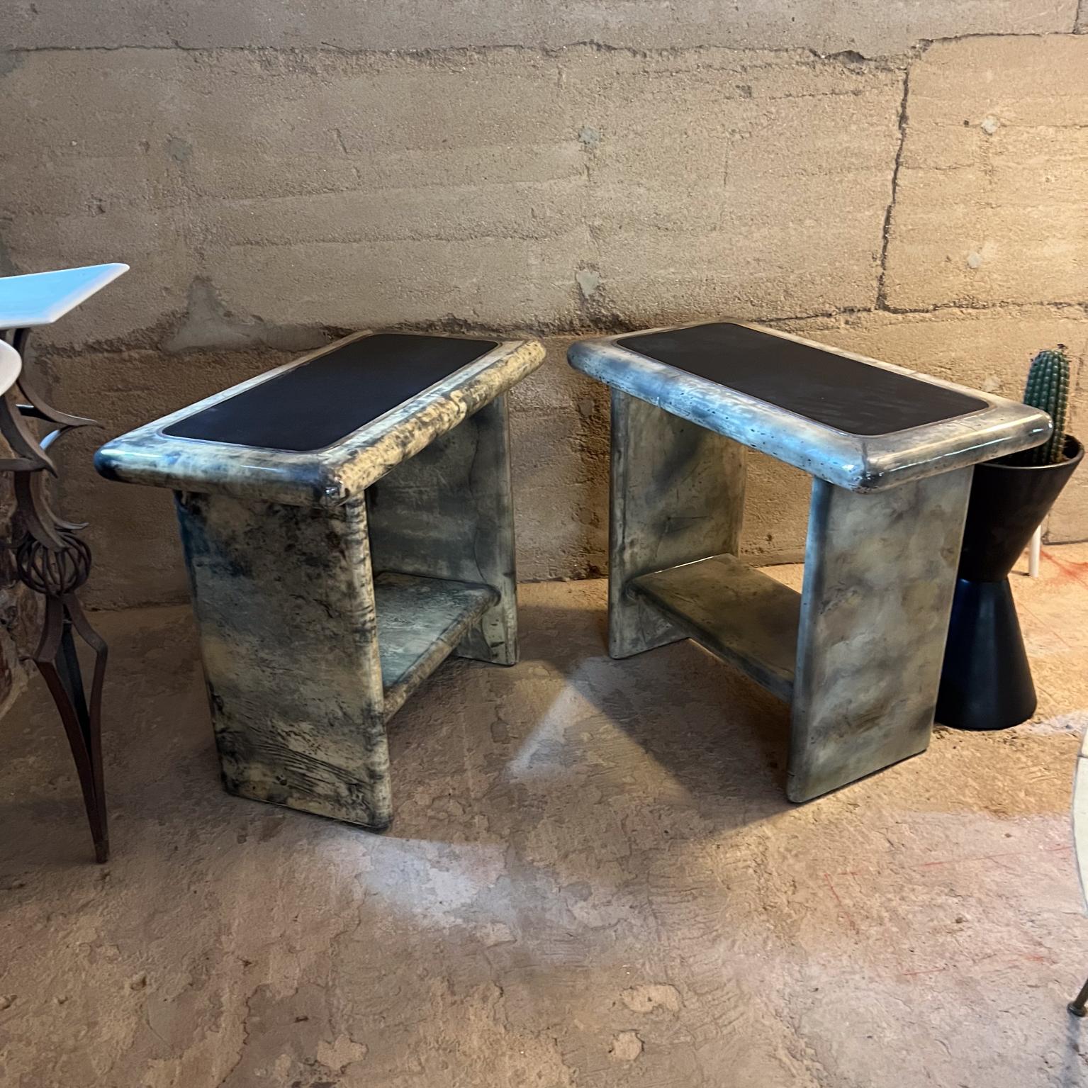Tables d'appoint Arturo Pani des années 1960 en cuir de chèvre laqué en vente 7