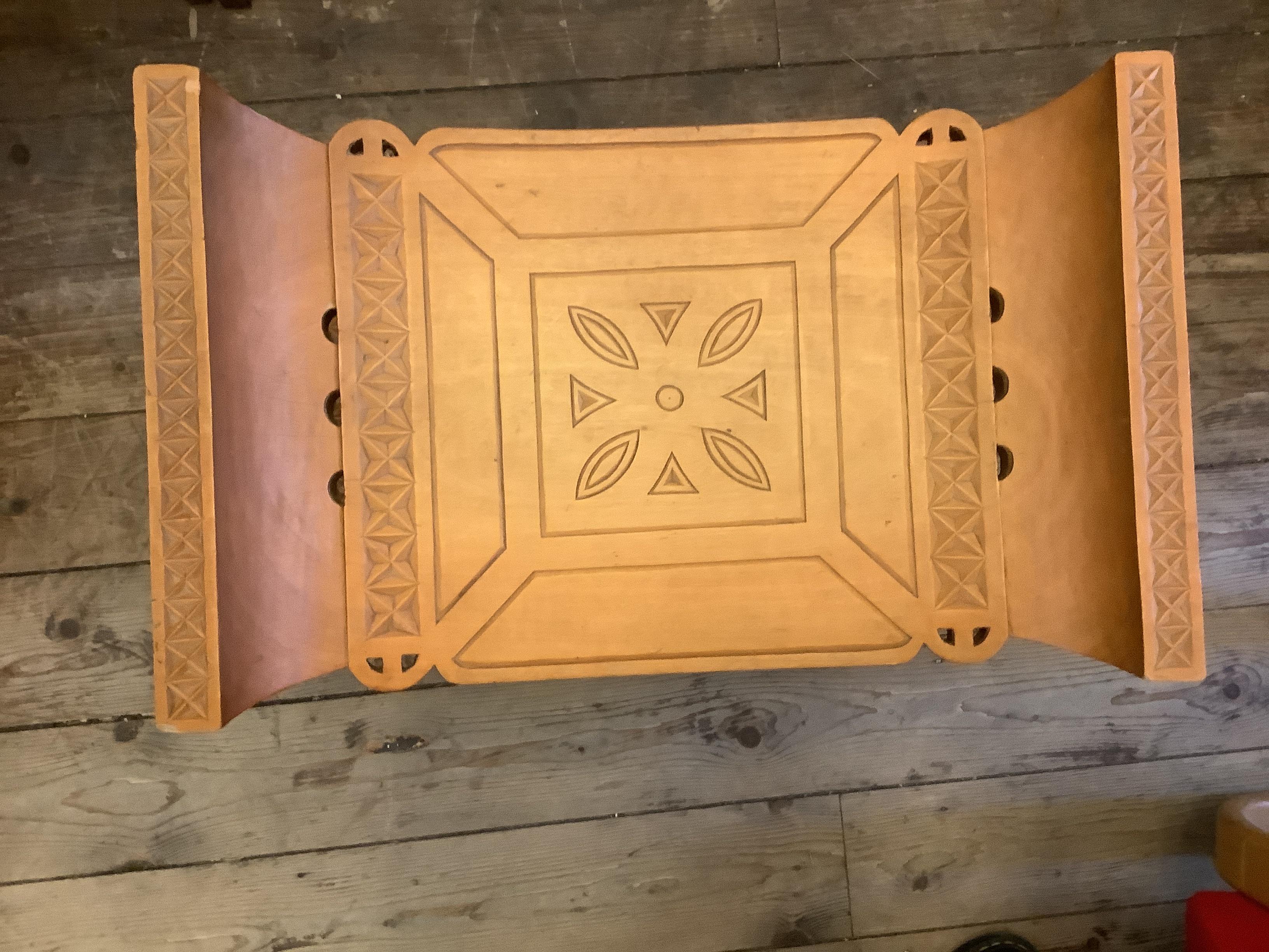 
Superbly crafted 

Vintage chief's stool from the Asante people of Ghana. Raw natural finish. The Asante consider these beautiful hand carved wood traditional stools to be quite significant. These domestic stools originally belonged to a certain