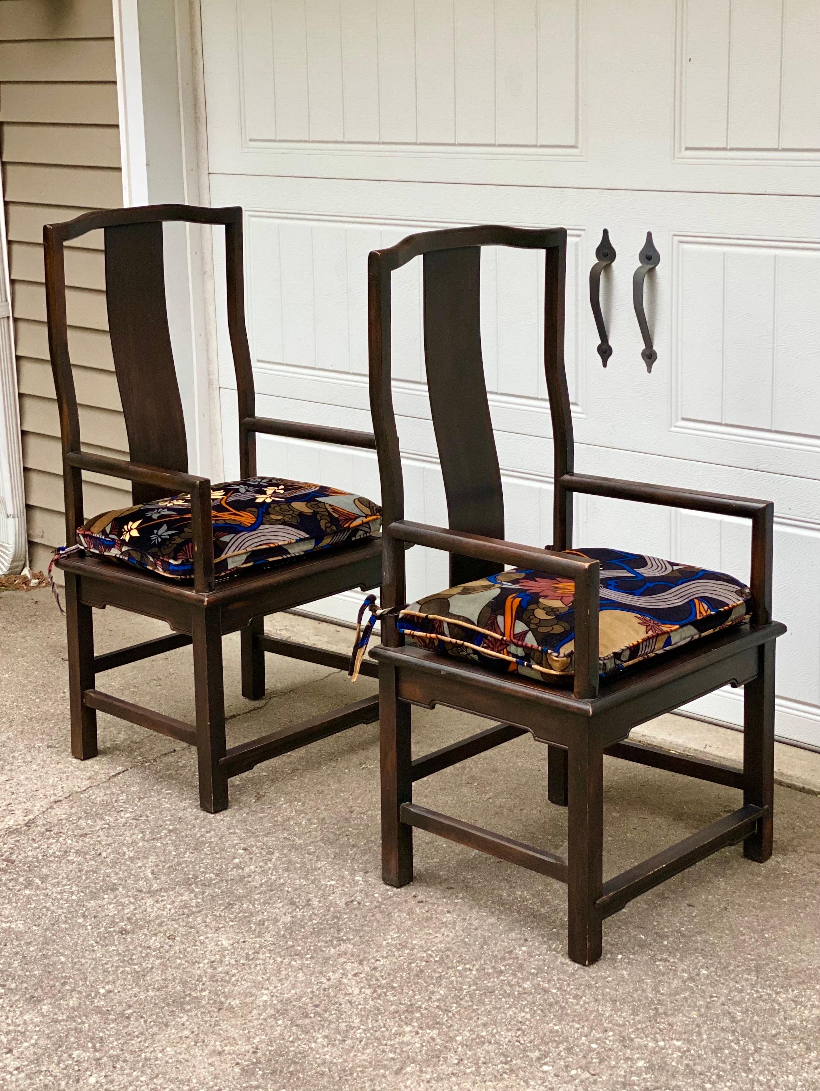 1960s Asian Chinoiserie Scholar Splat Back and Larsen Cushions Armchairs – Set In Good Condition For Sale In Farmington Hills, MI