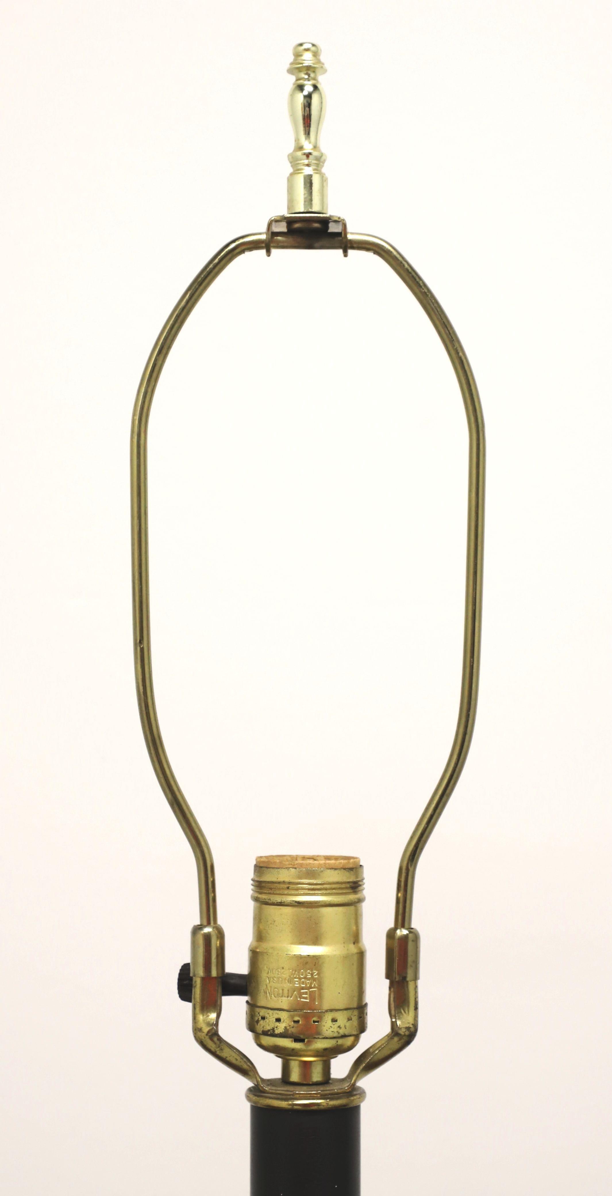 Américain Lampe de table arbre de vie vert d'inspiration asiatique des années 1960
