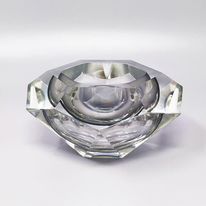 1960s Astonishing ashtray or catch-all By Flavio Poli for Seguso in Murano Sommerso glass.
The item is in excellent condition.
Dimension:
diameter 5,51