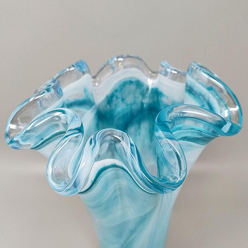 1960er Jahre Erstaunliche blaue Vase von Ca Dei Vetrai. Hergestellt in Italien (Muranoglas) im Angebot