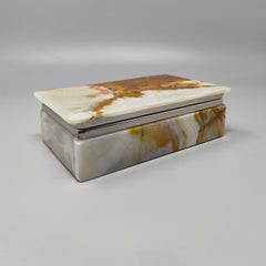 Caja asombrosa de los años 60 en ónice. Fabricado en Italia