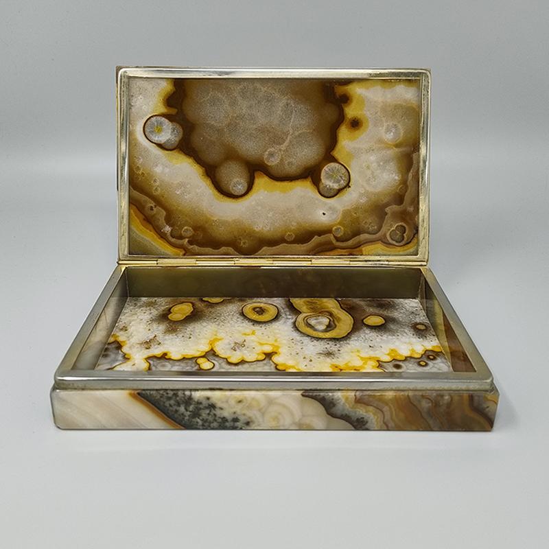 Étonnante boîte des années 1960 en onyx. Fabriqué en Italie Excellent état - En vente à Milano, IT
