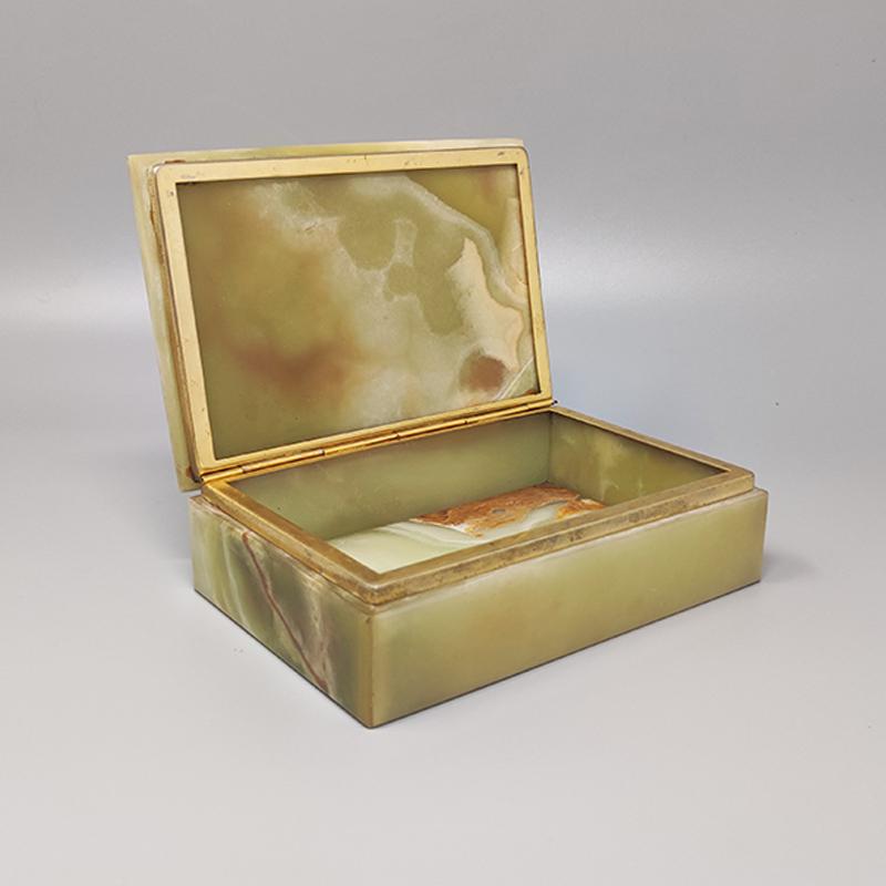 1960er Jahre Erstaunliche Box aus Onyx. Hergestellt in Italien (Mitte des 20. Jahrhunderts) im Angebot