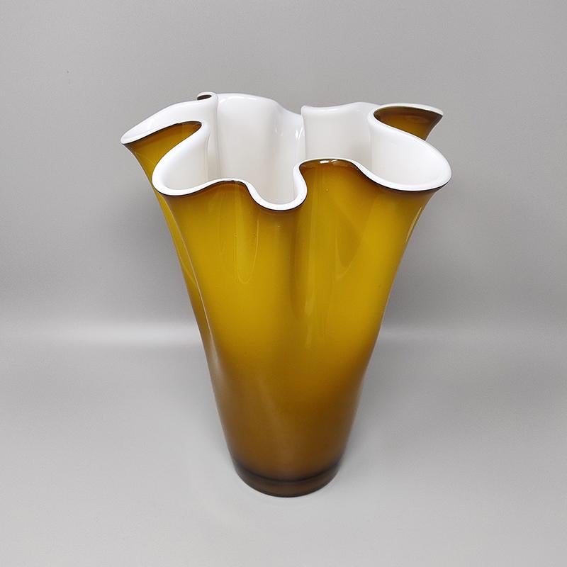 1960s Astonishing fazzoletto vase by Ca' Dei Vetrai in Murano glass. Made in Italy. The item is in excellent condition.
Dimensions:
diam 9,05 x 11,02 H inches
diam 23 cm x 28  H cm