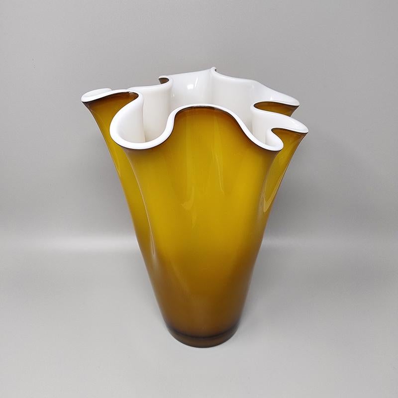 italien Étonnant vase Fazzoletto des années 1960 par Ca' Dei Vetrai en verre de Murano.  en vente