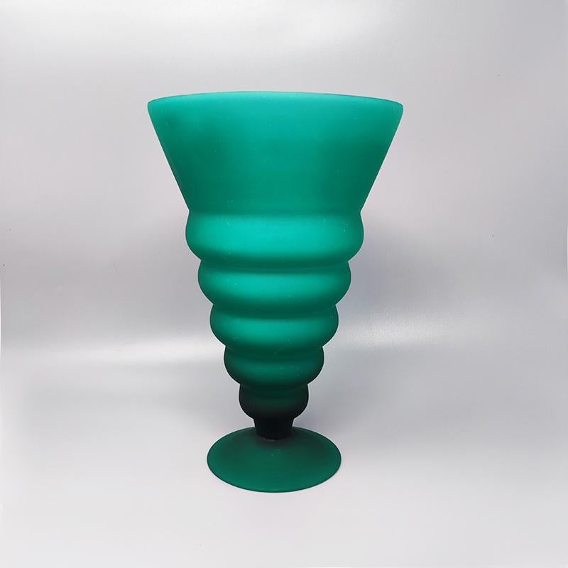 1960s Astonishing Green Vase in Murano Glass By Michielotto. Made in Italy. This vase is in excellent condition. Made in Italy.
diameter 7,08  x 11,81 H inches
diameter 18 cm x 30 H cm