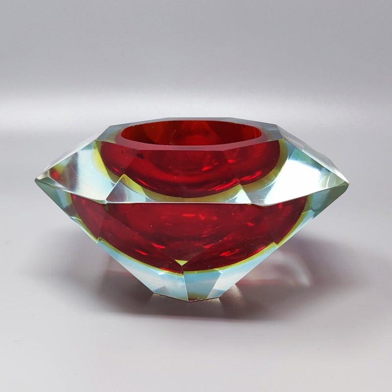 1960s Astonishing large ashtray or catch-all By Flavio Poli for Seguso in Murano Sommerso Glass. The item is in excellent condition.
Dimension:
6,29