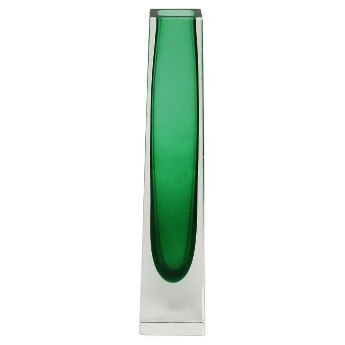 Étonnant et rare vase vert des années 1960, conçu par Flavio Poli pour Seguso en vente
