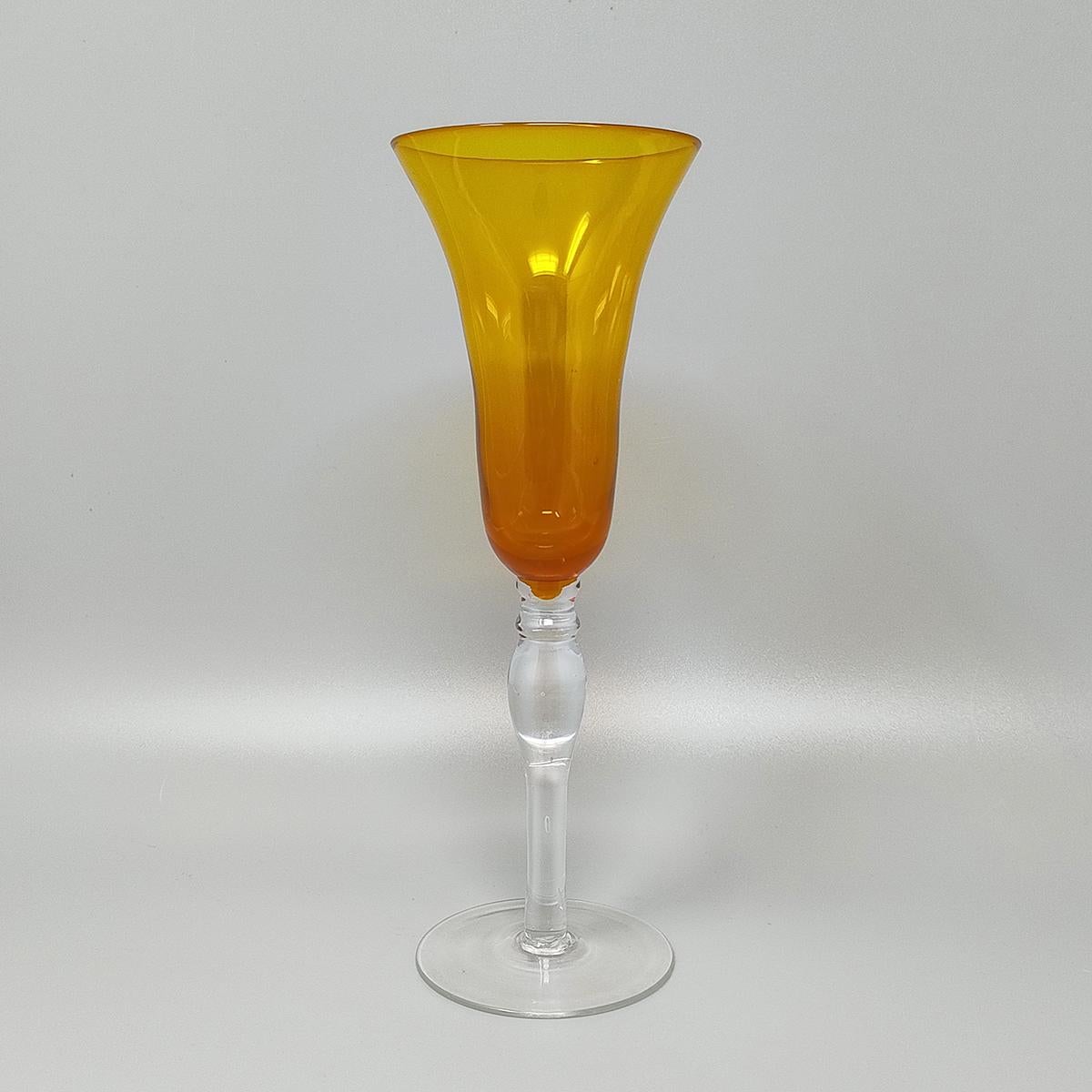 1960 Sorprendente juego de seis copas de Murano. Fabricado en Italia en Excelente estado para la venta en Milano, IT