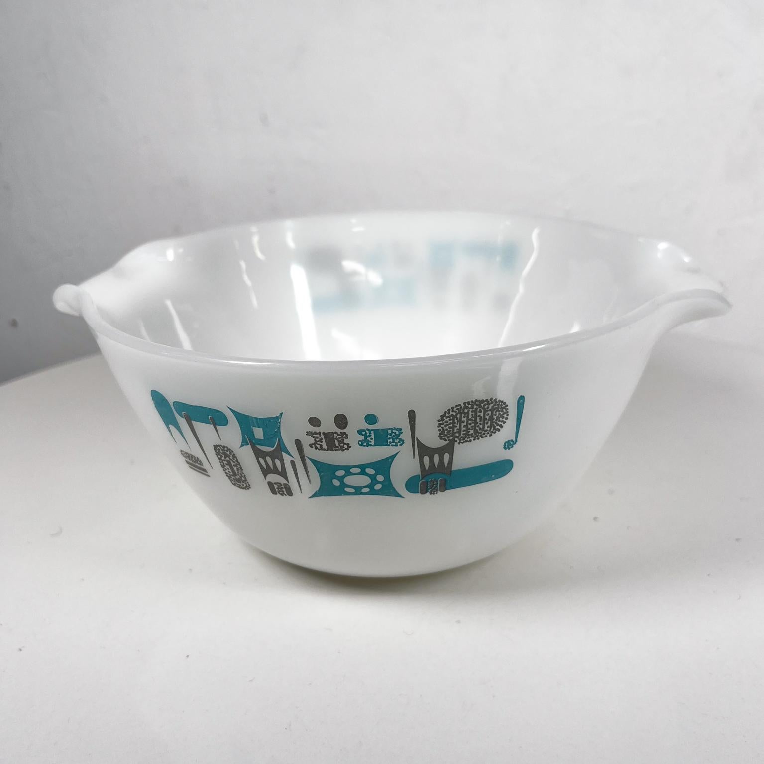 blue pyrex bowl