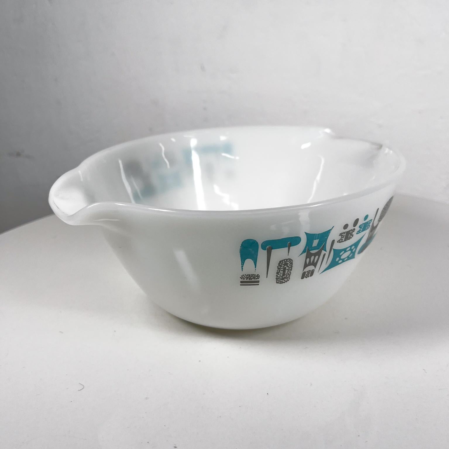 pyrex blue mixing bowls