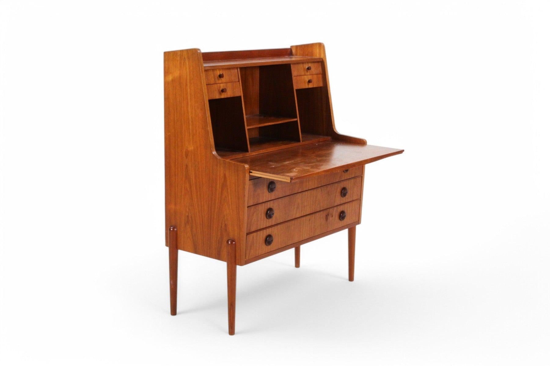 Mid-Century moderno Scrivania danese atomica del 1960 in teak in vendita