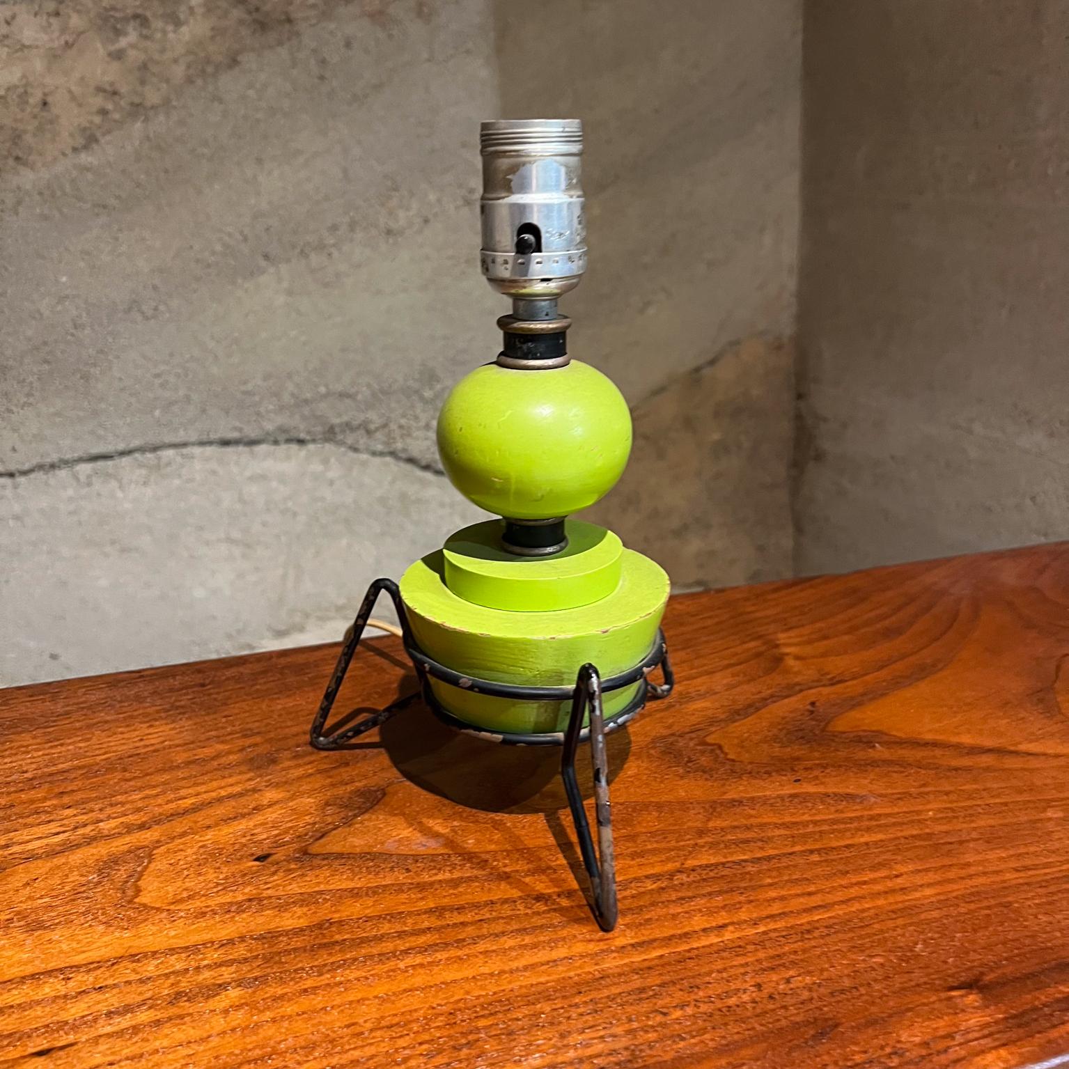 Mid-Century Modern 1960s Atomic Lime Green Wood Table Lamp Tripod Iron Base For Sale