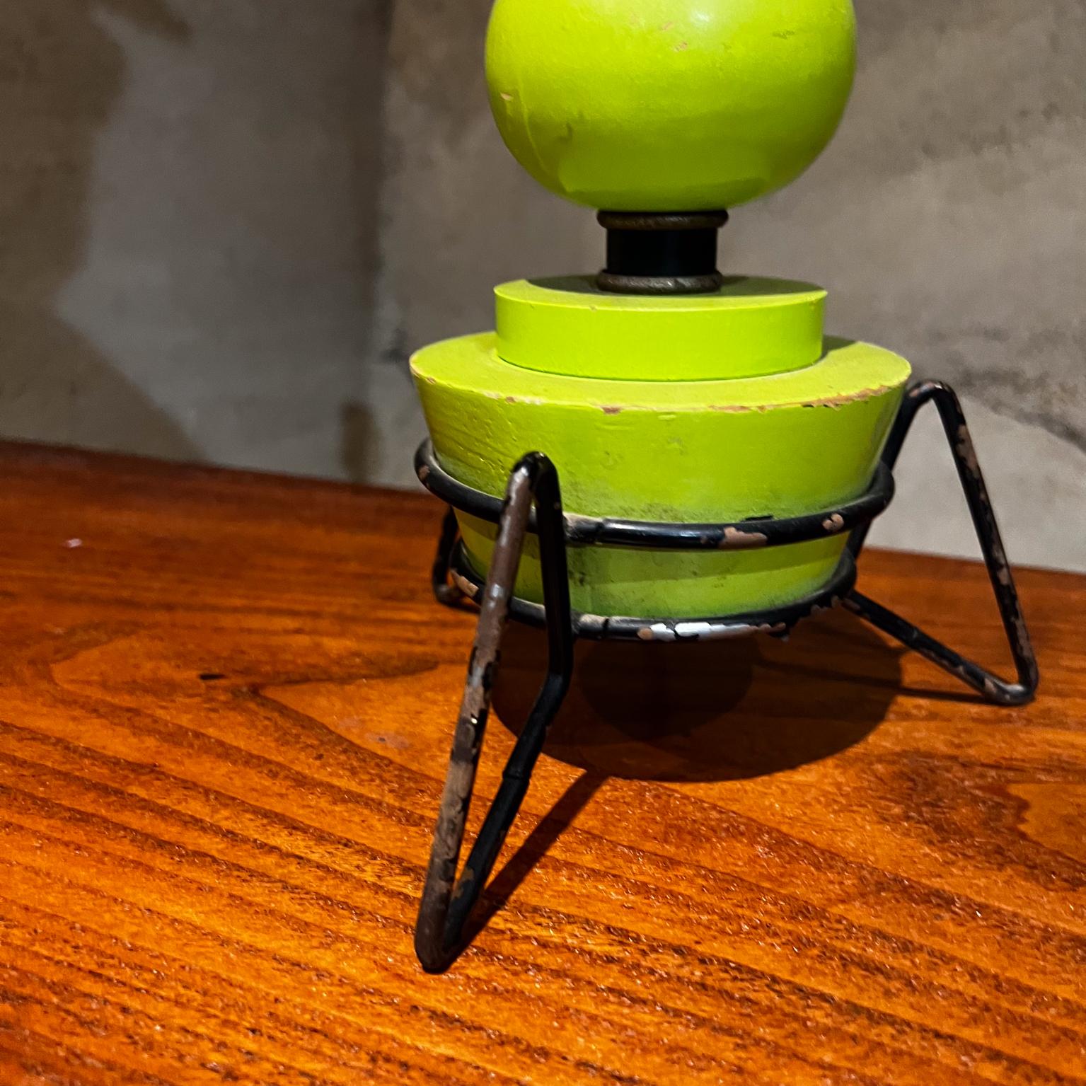1960s Atomic Lime Green Wood Table Lamp Tripod Iron Base In Good Condition For Sale In Chula Vista, CA