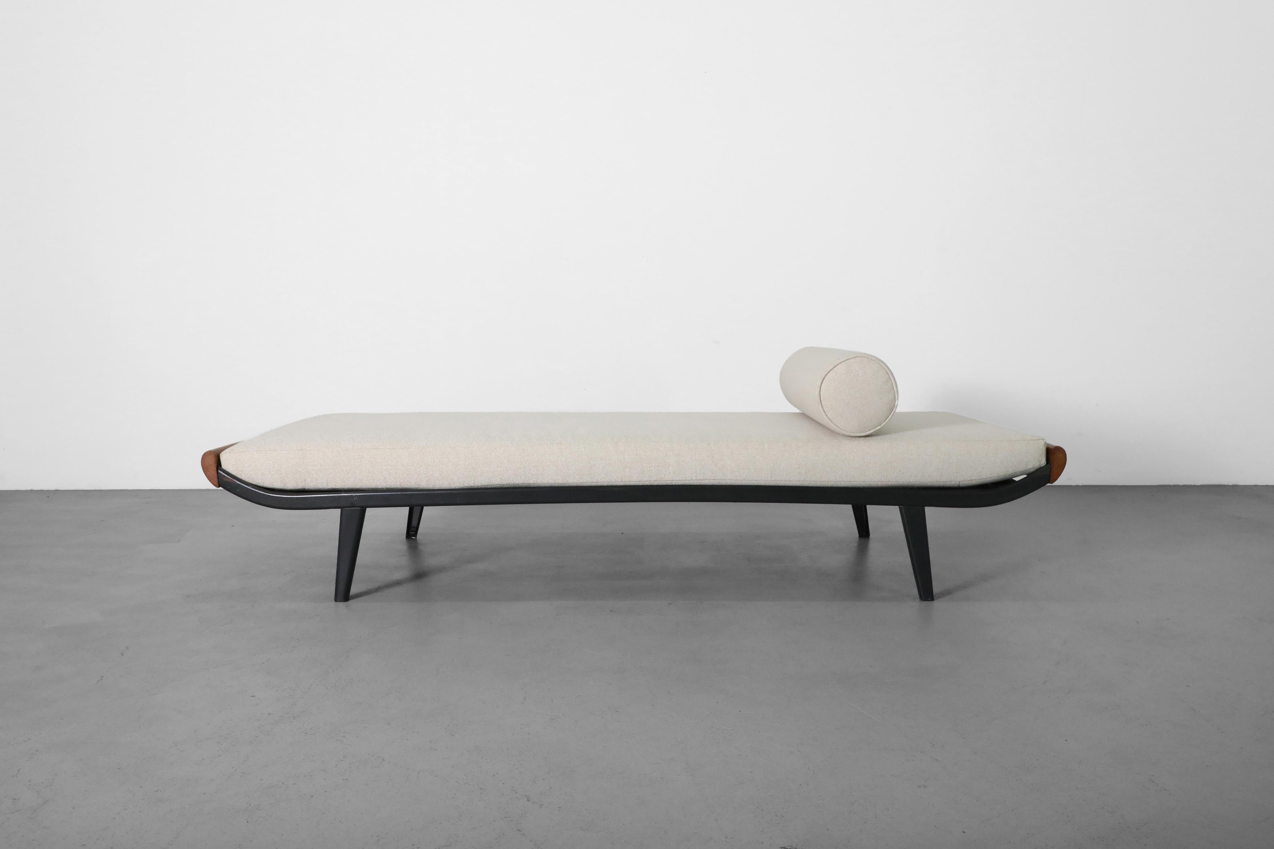 1960s Cleopatra narrow daybed by A.R. Cordemeyer with teak ends, enameled dark gray metal frame and 