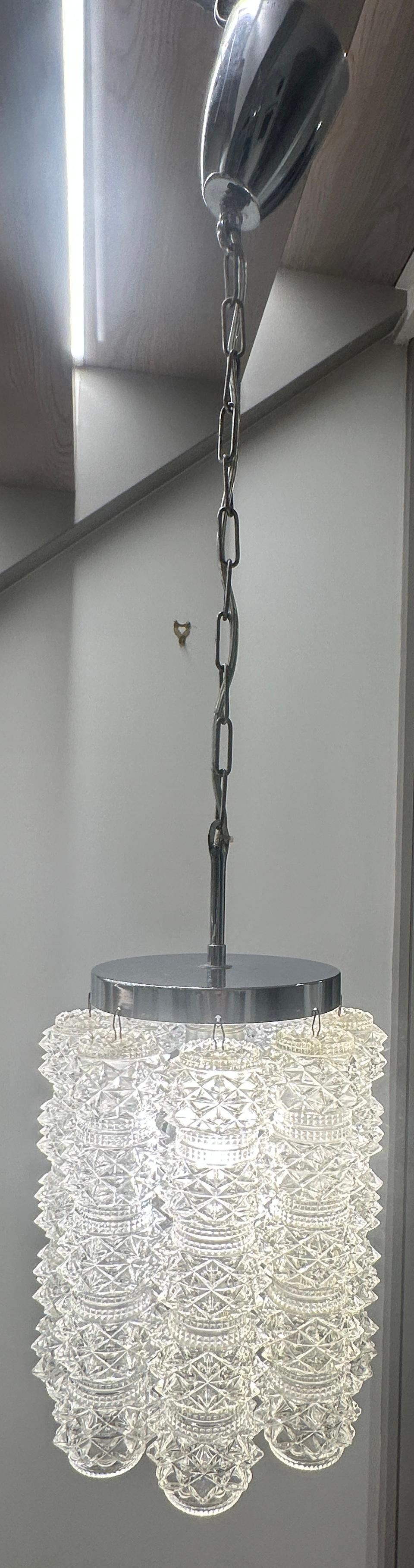 Lámpara colgante austriaca de cristal facetado Kalmar de los años 60, cromada en venta 1