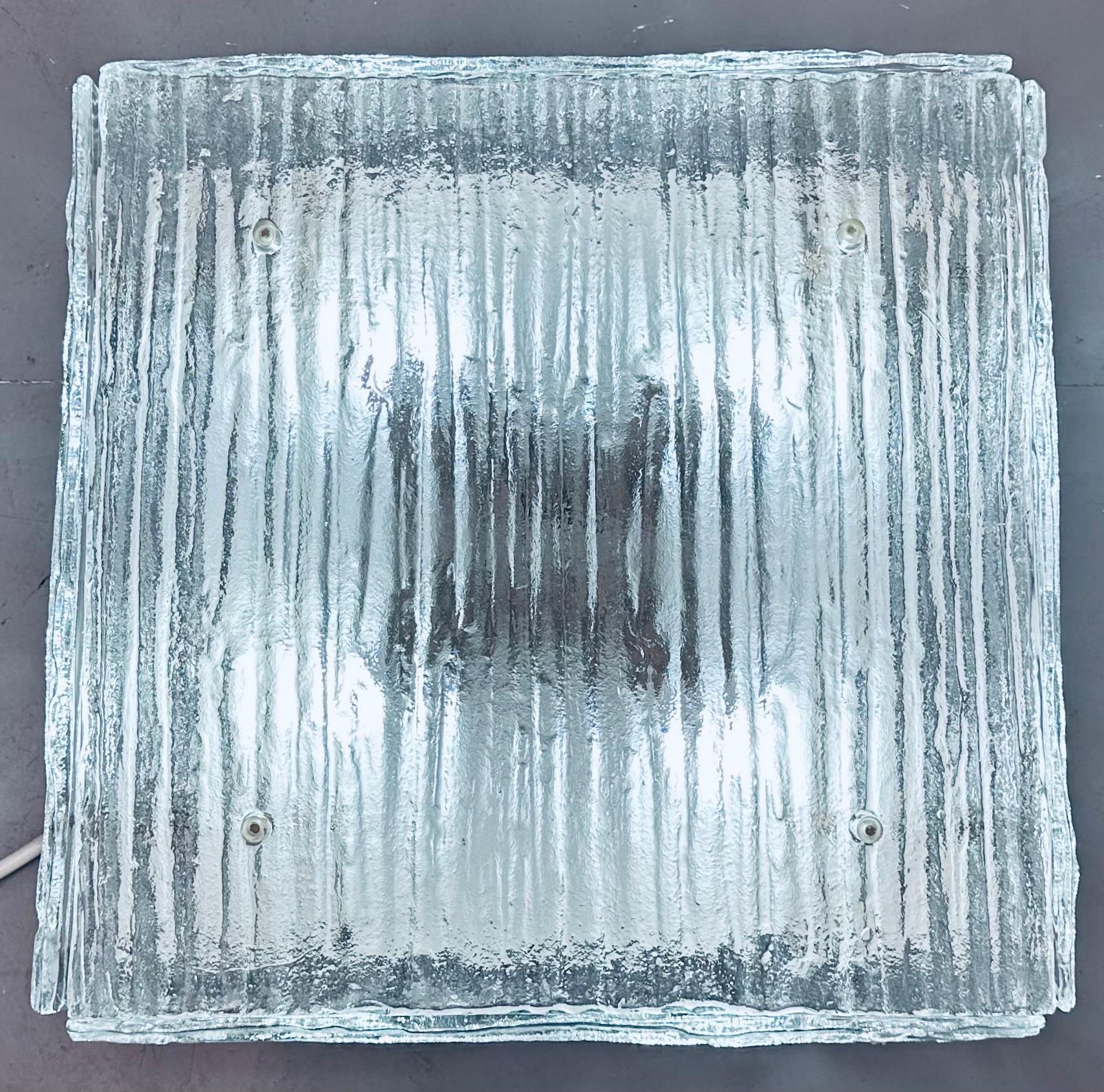 1960s Austrian Kalmar Lighting Flush Mount Clear Rippled Glass Ceiling Light In Good Condition For Sale In London, GB
