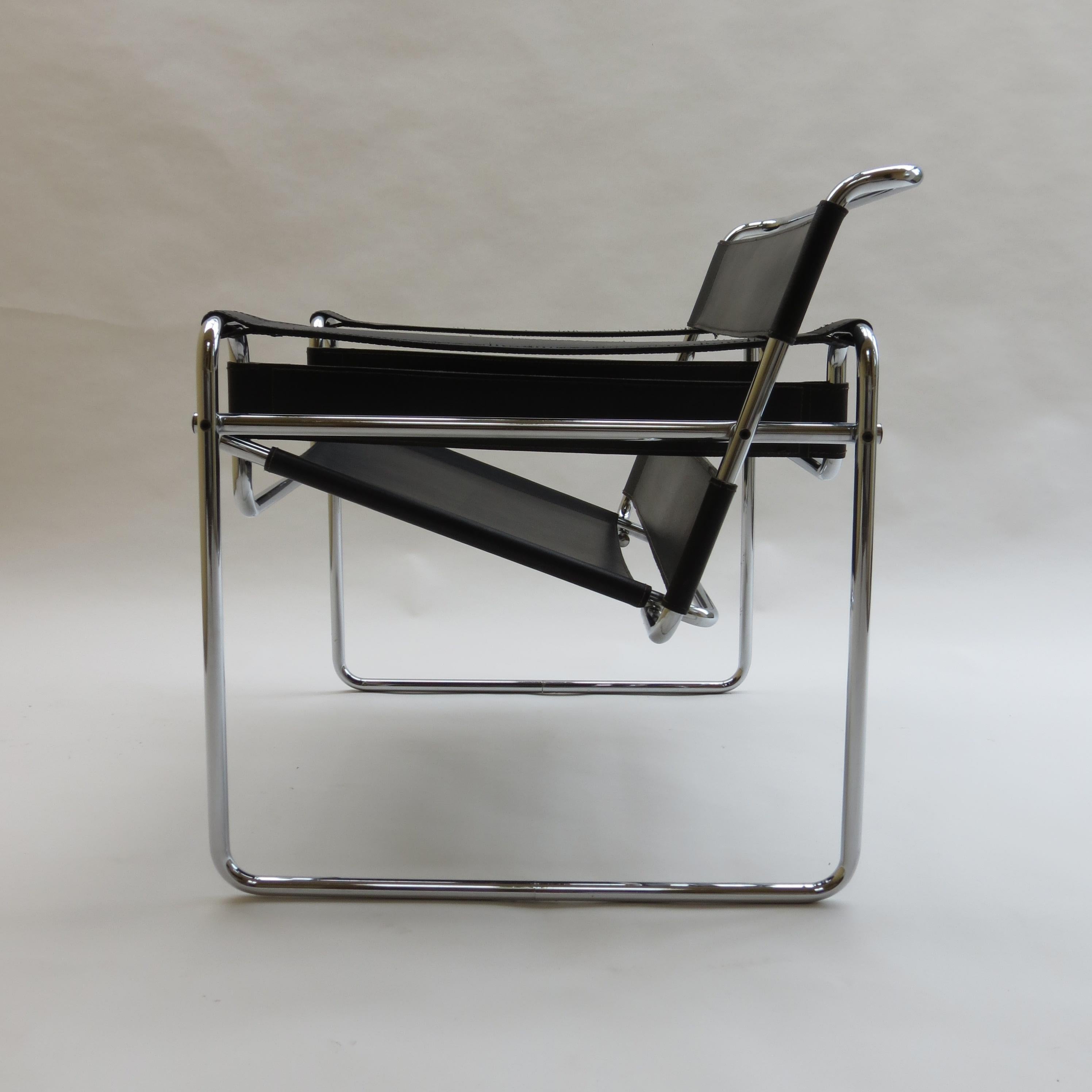 1960s B3 Wassily Chair Black Leather Marcel Breuer for Gavina, Italy, Bauhaus 4