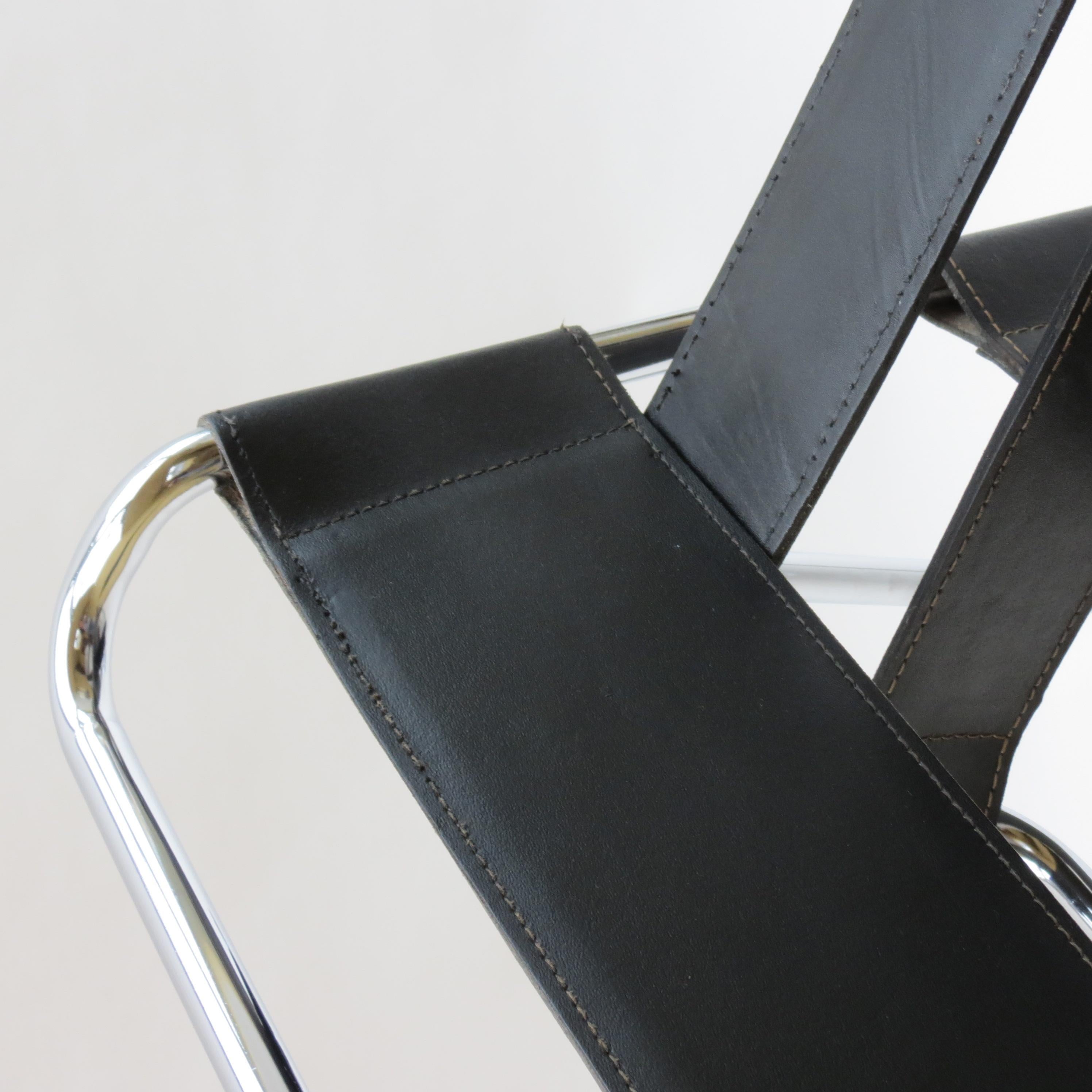 Machine-Made 1960s B3 Wassily Chair Black Leather Marcel Breuer for Gavina, Italy, Bauhaus