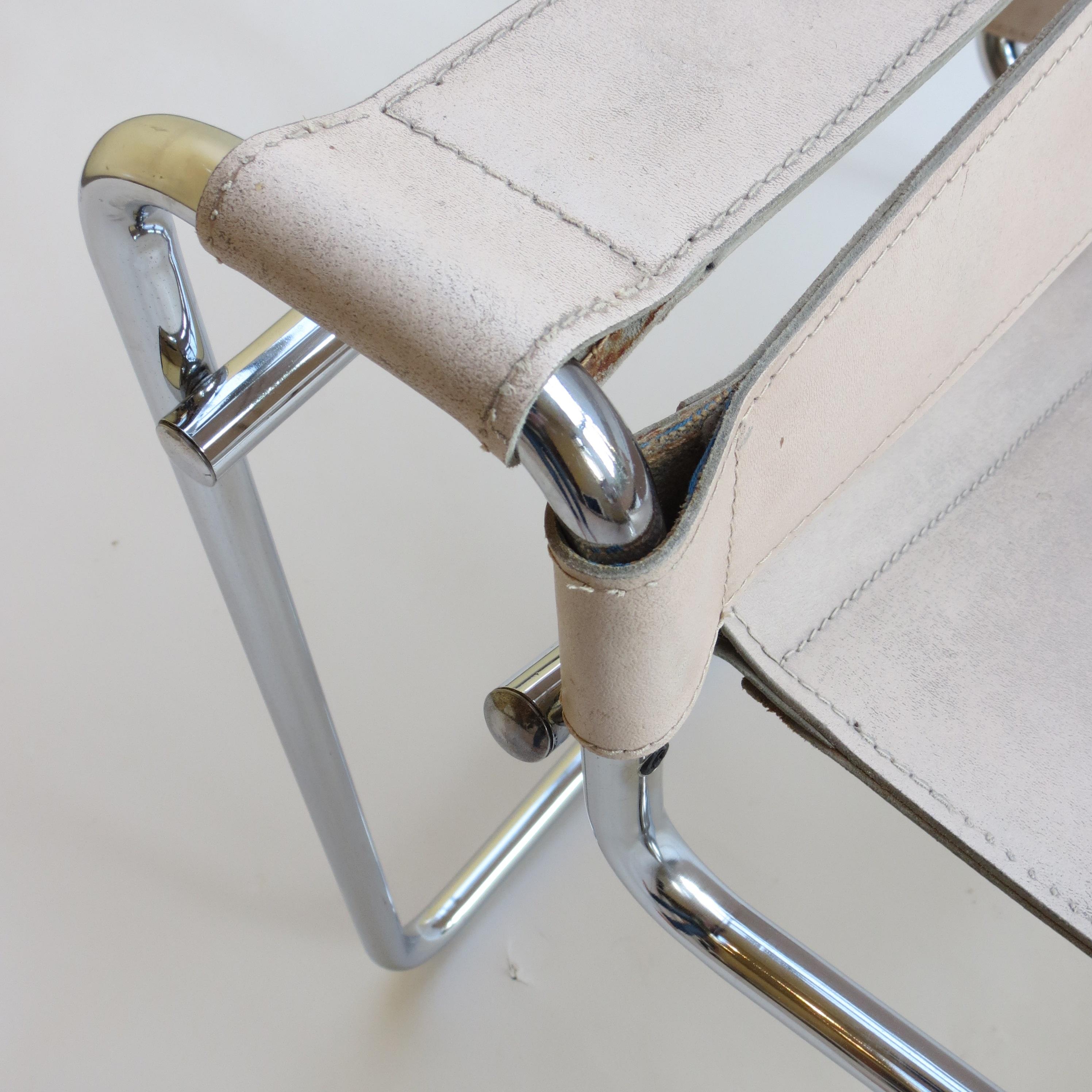 b3 chair