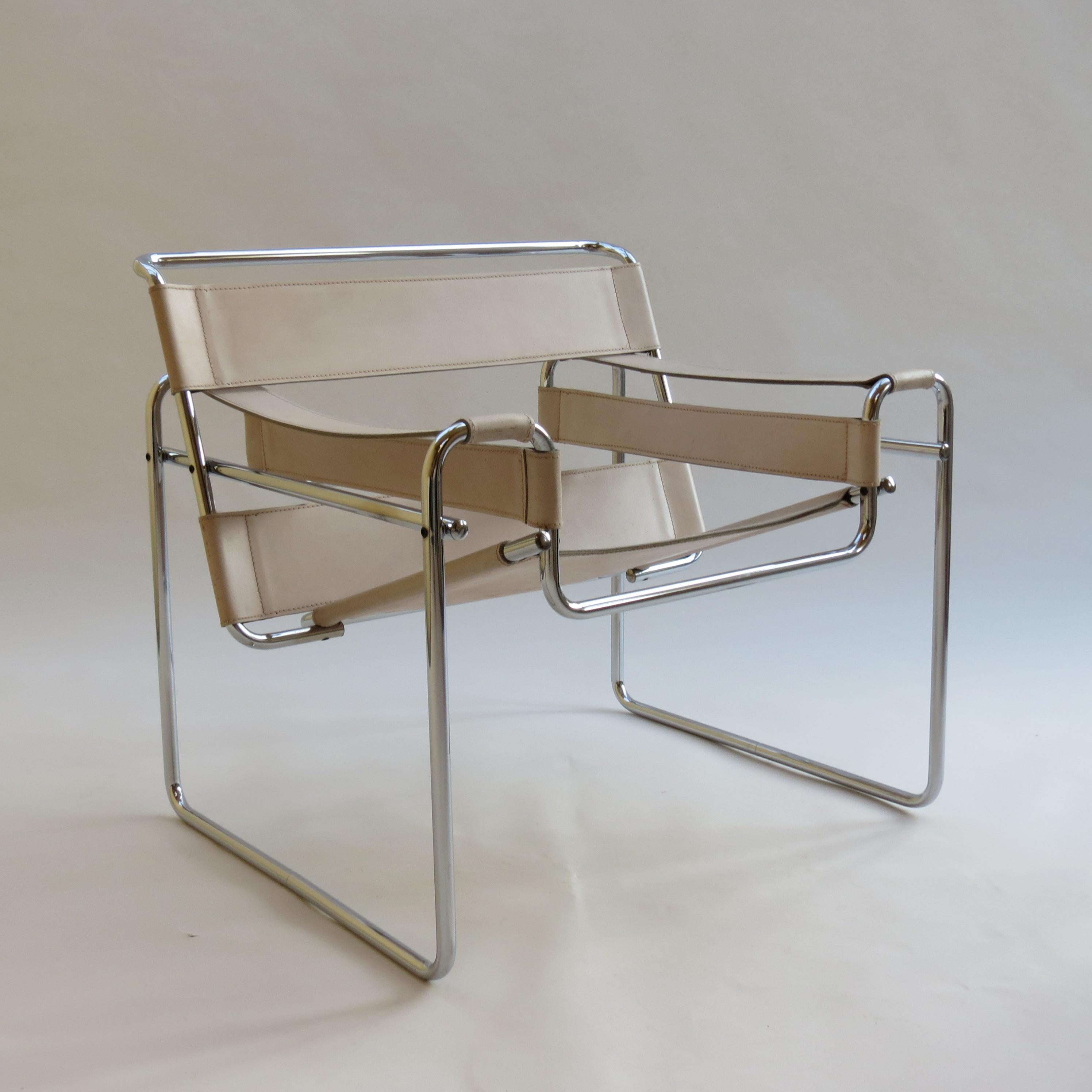 Machine-Made 1960s B3 Wassily Chair Cream Leather Marcel Breuer for Gavina, Italy Bauhaus A
