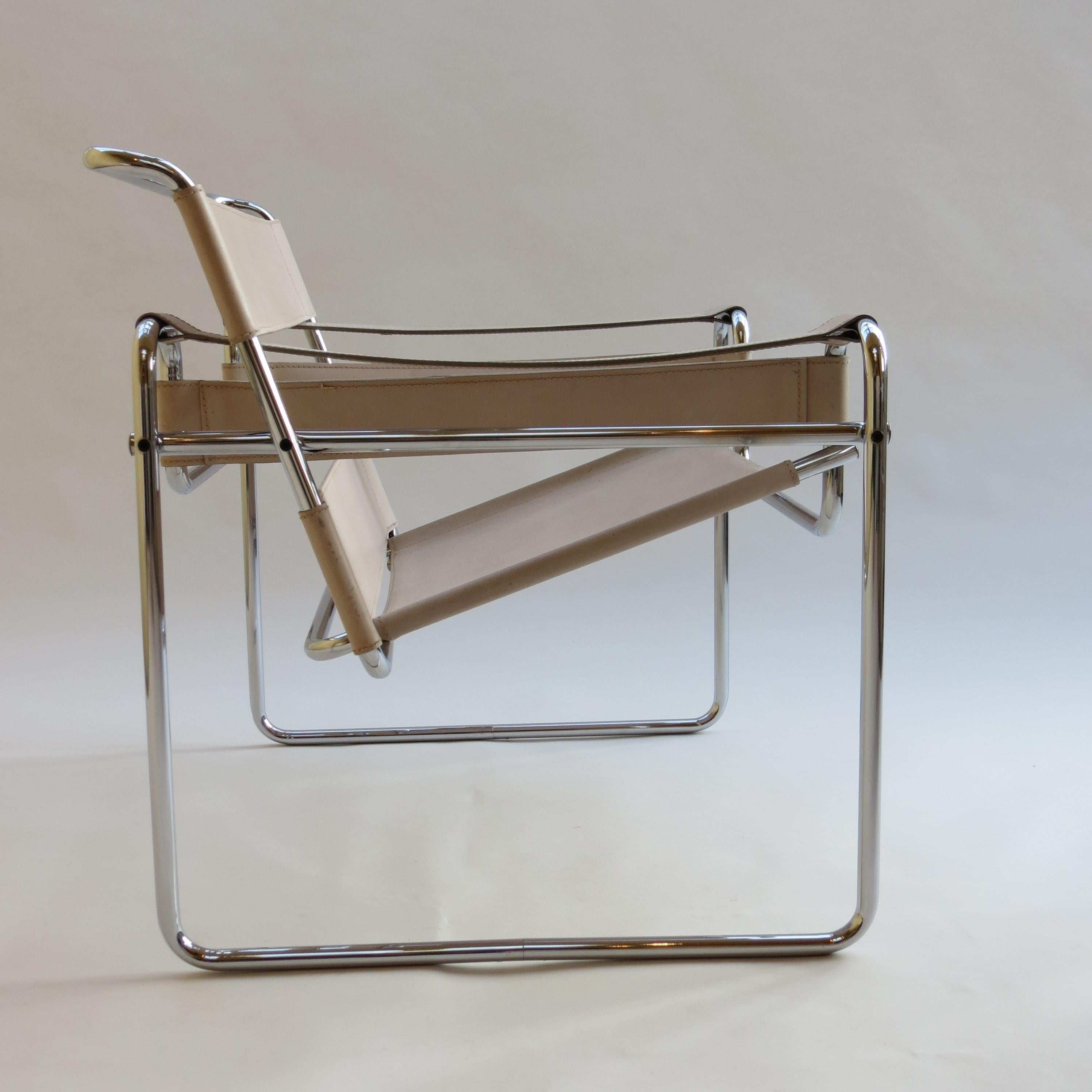 1960s B3 Wassily Chair Cream Leather Marcel Breuer for Gavina, Italy Bauhaus A In Good Condition In Stow on the Wold, GB