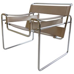 1960s B3 Wassily Chair Cream Leather Marcel Breuer for Gavina:: Italy Bauhaus A