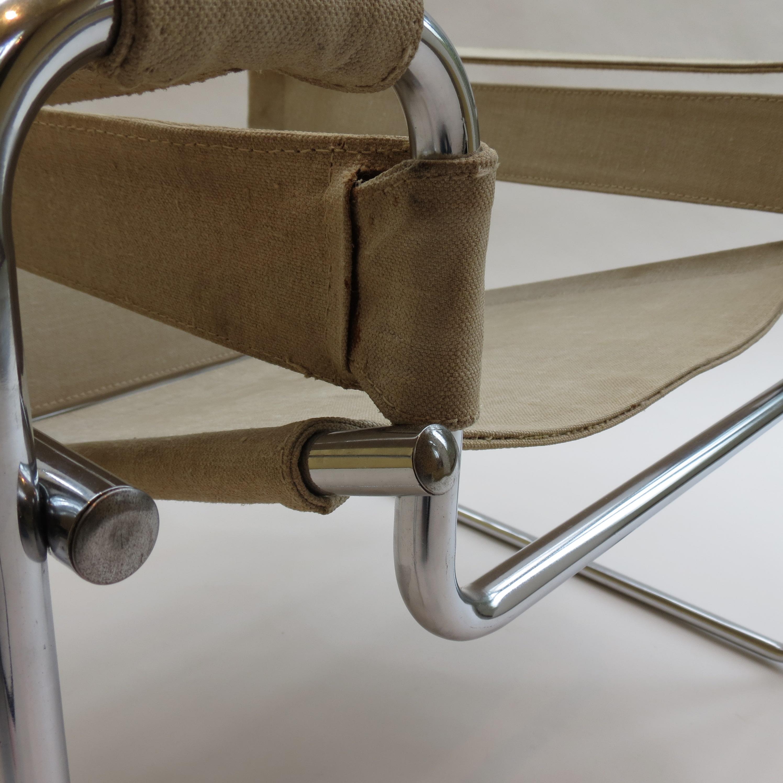 Machine-Made 1960s B3 Wassily Chair in Beige Canvas by Marcel Breuer for Gavina Bauhaus B