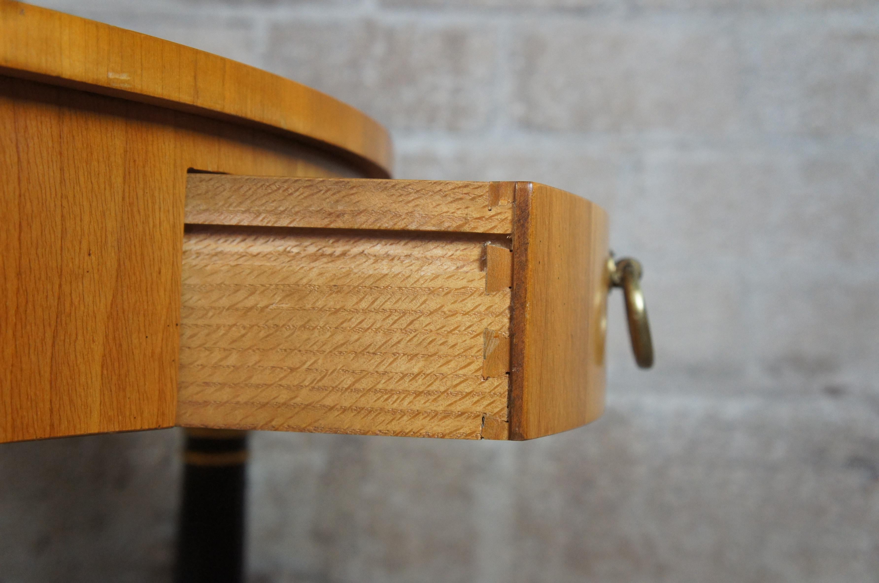 1960s Baker French Empire Round Fruitwood Neoclassical Gueridon Side Table In Good Condition In Dayton, OH