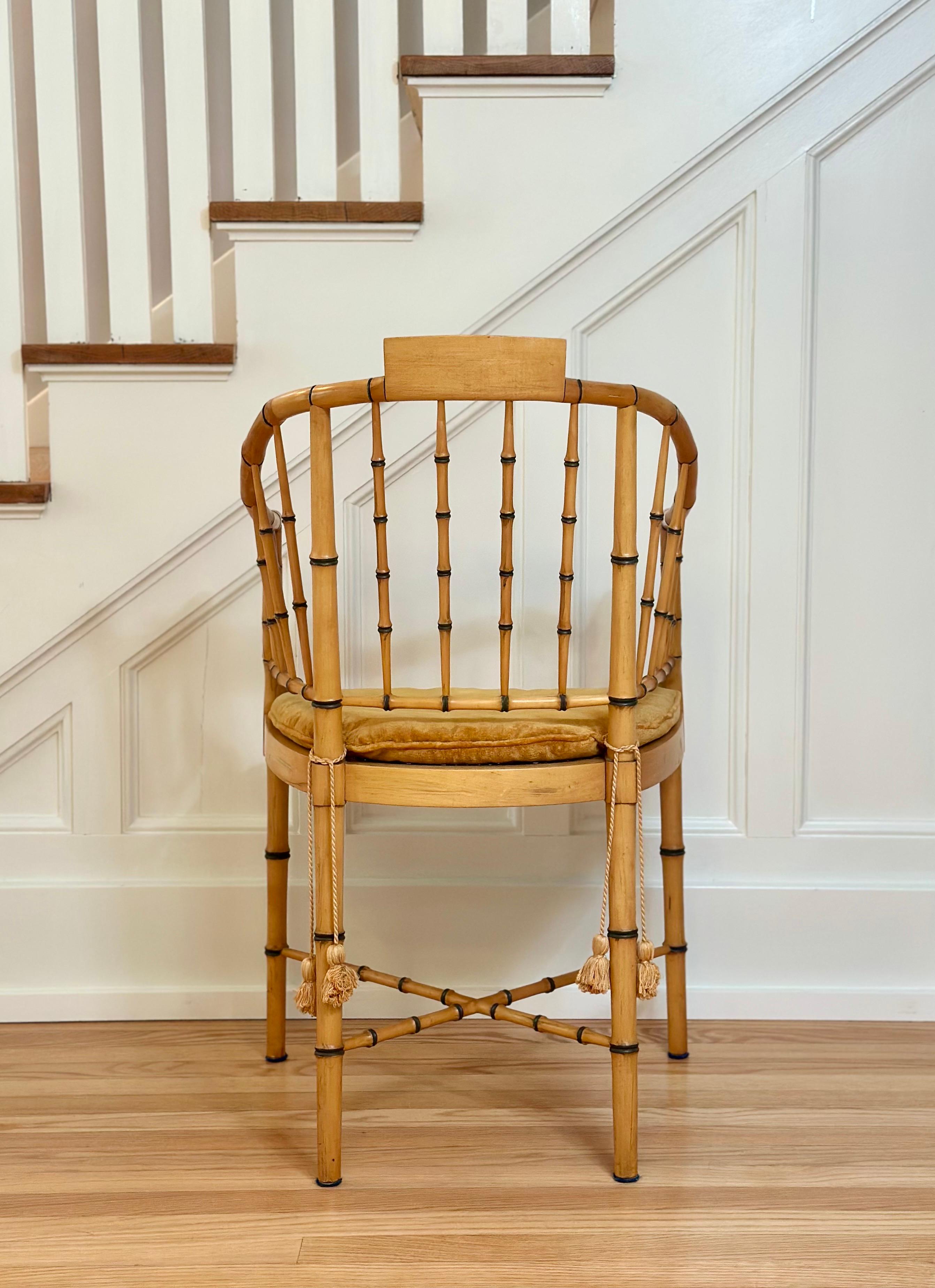 Sillón de bañera de imitación bambú y caña de los años 60 de Baker Furniture en venta 2